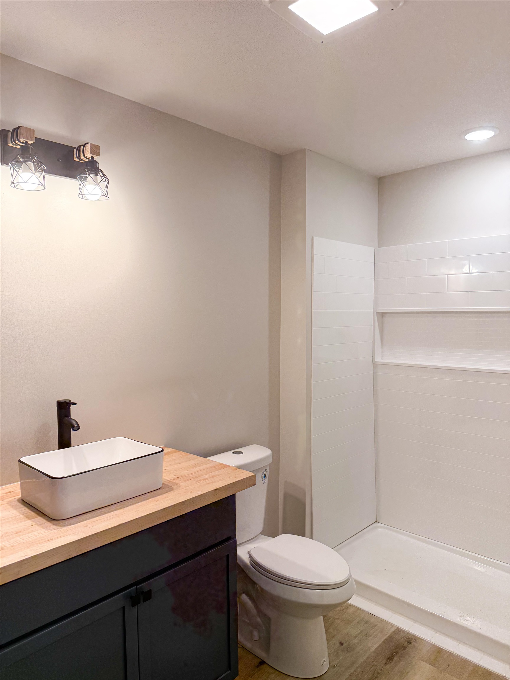 112 W Maple Street Property Photo 6