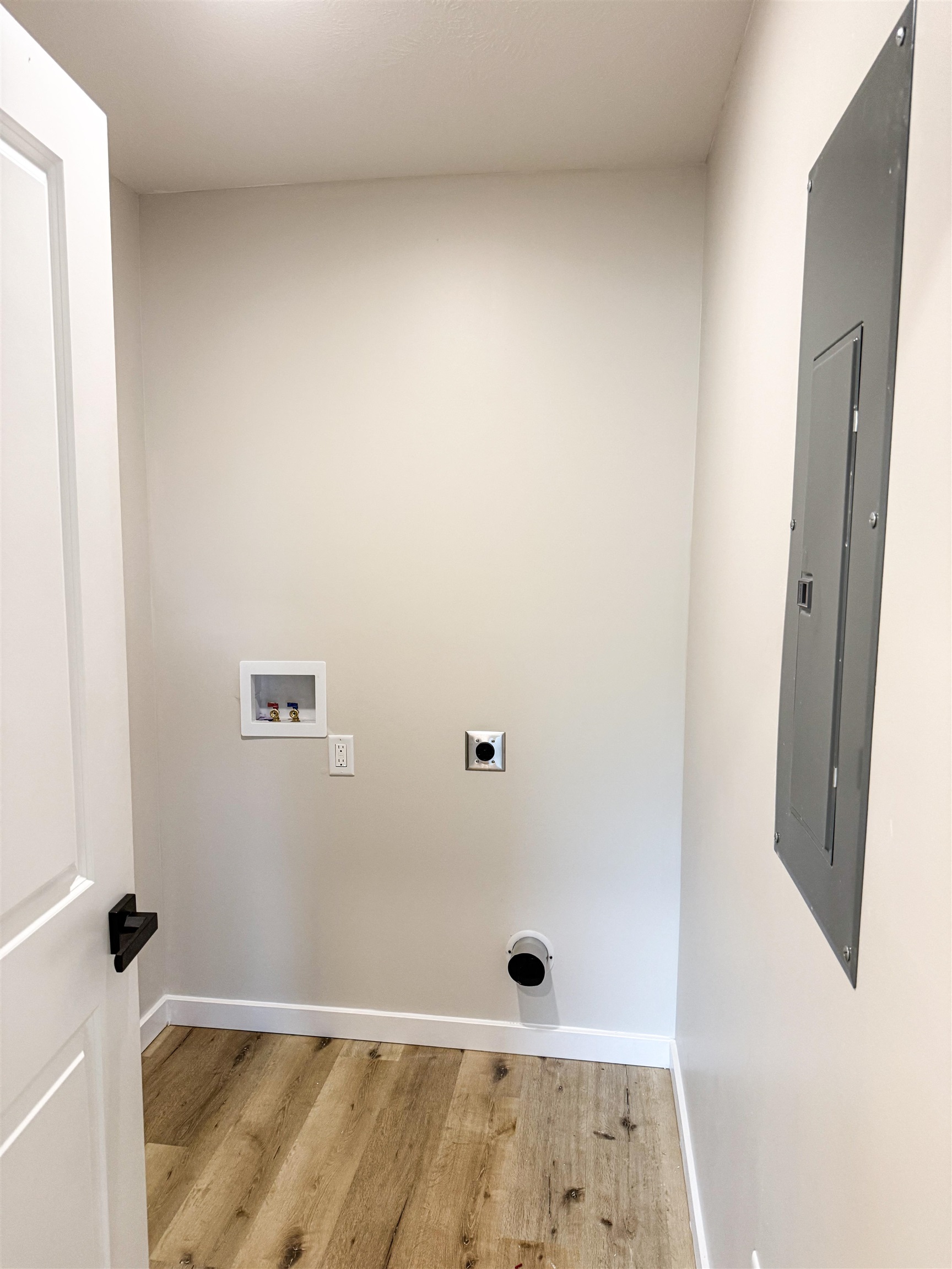 112 W Maple Street Property Photo 8