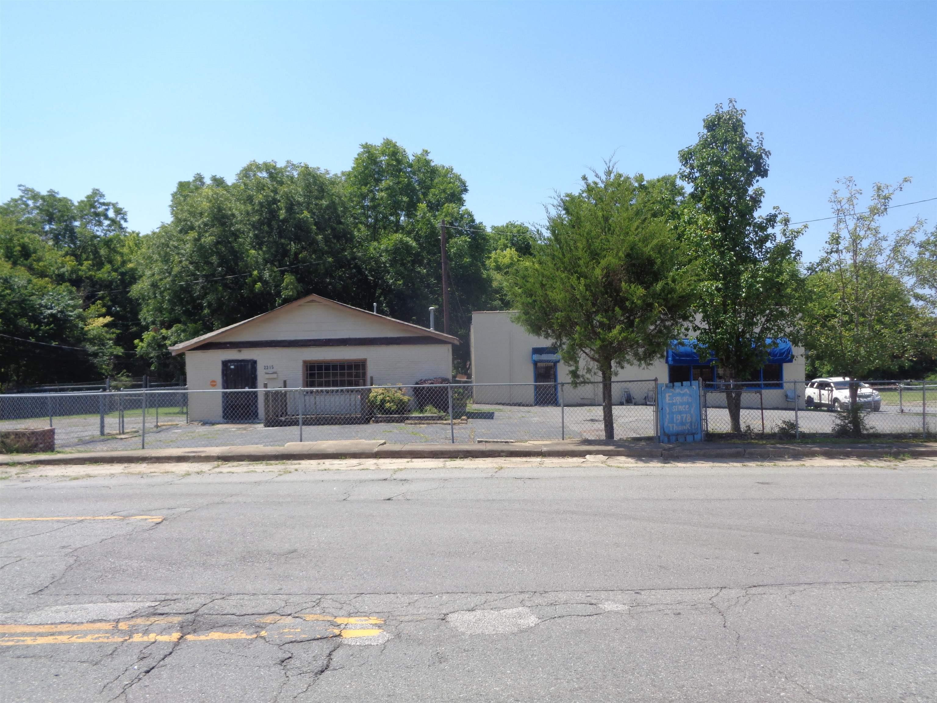 1859 Rice Street Property Photo 2