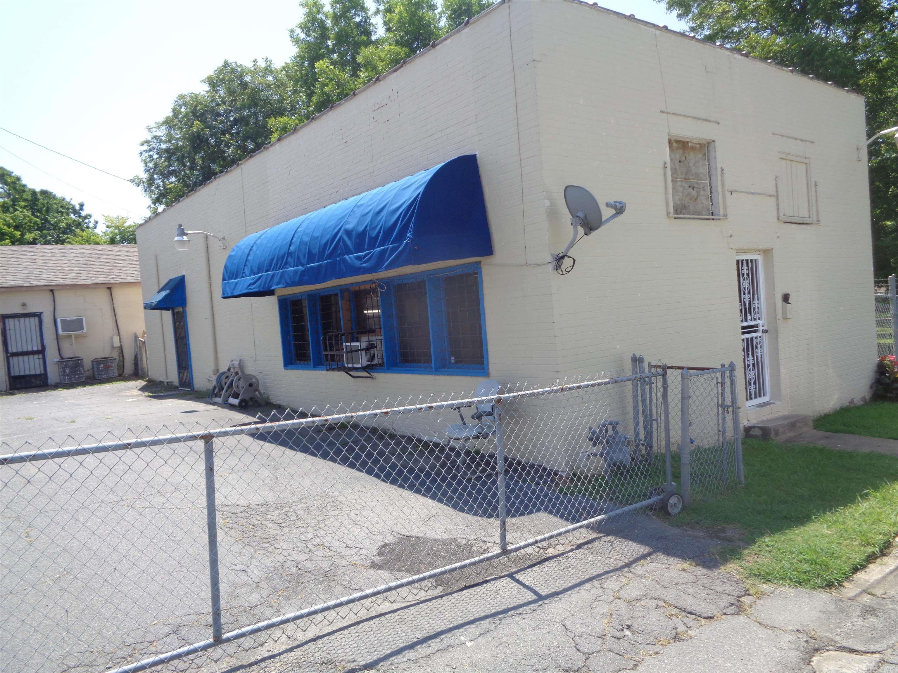 1859 Rice Street Property Photo 3