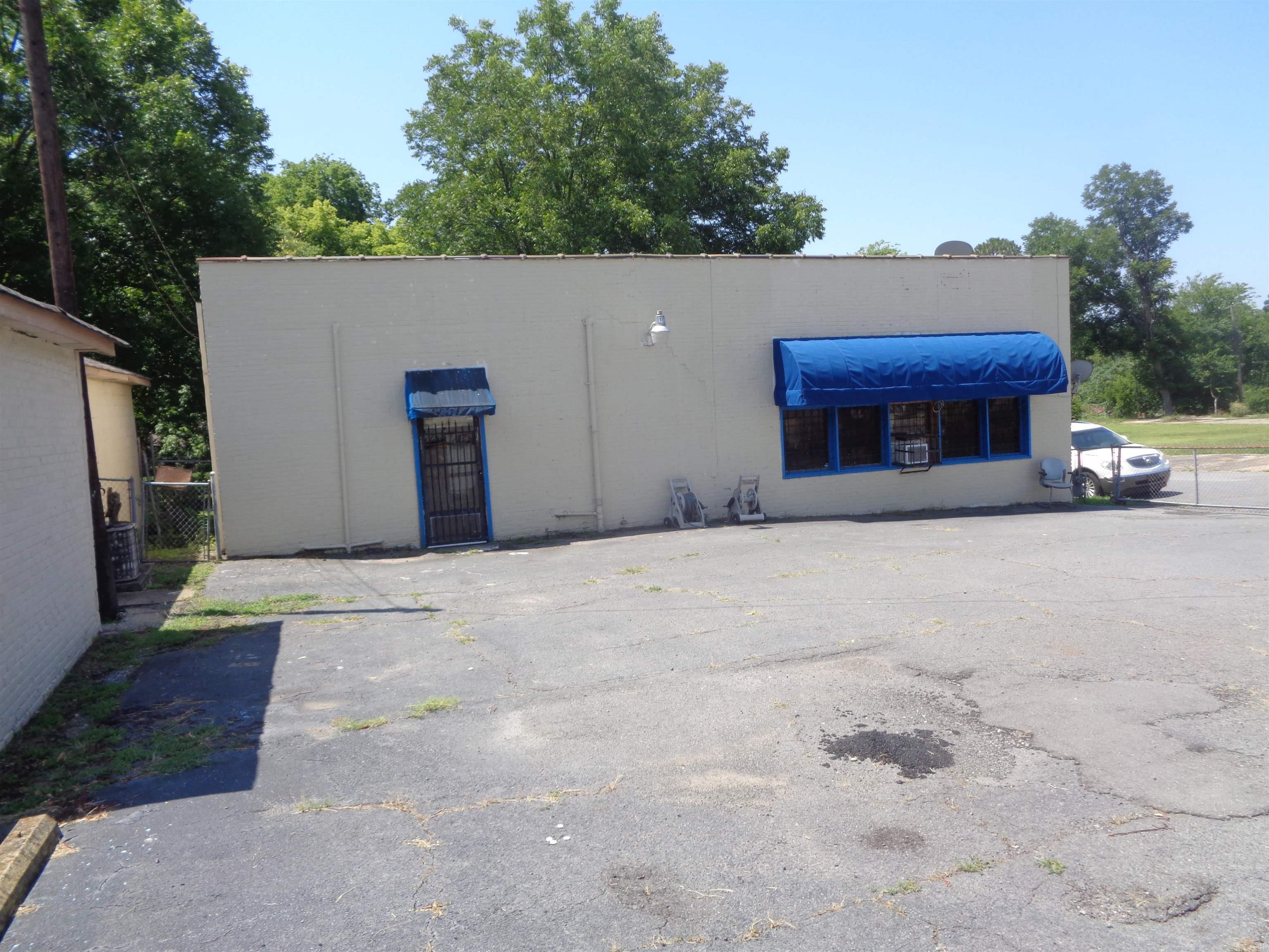 1859 Rice Street Property Photo 4