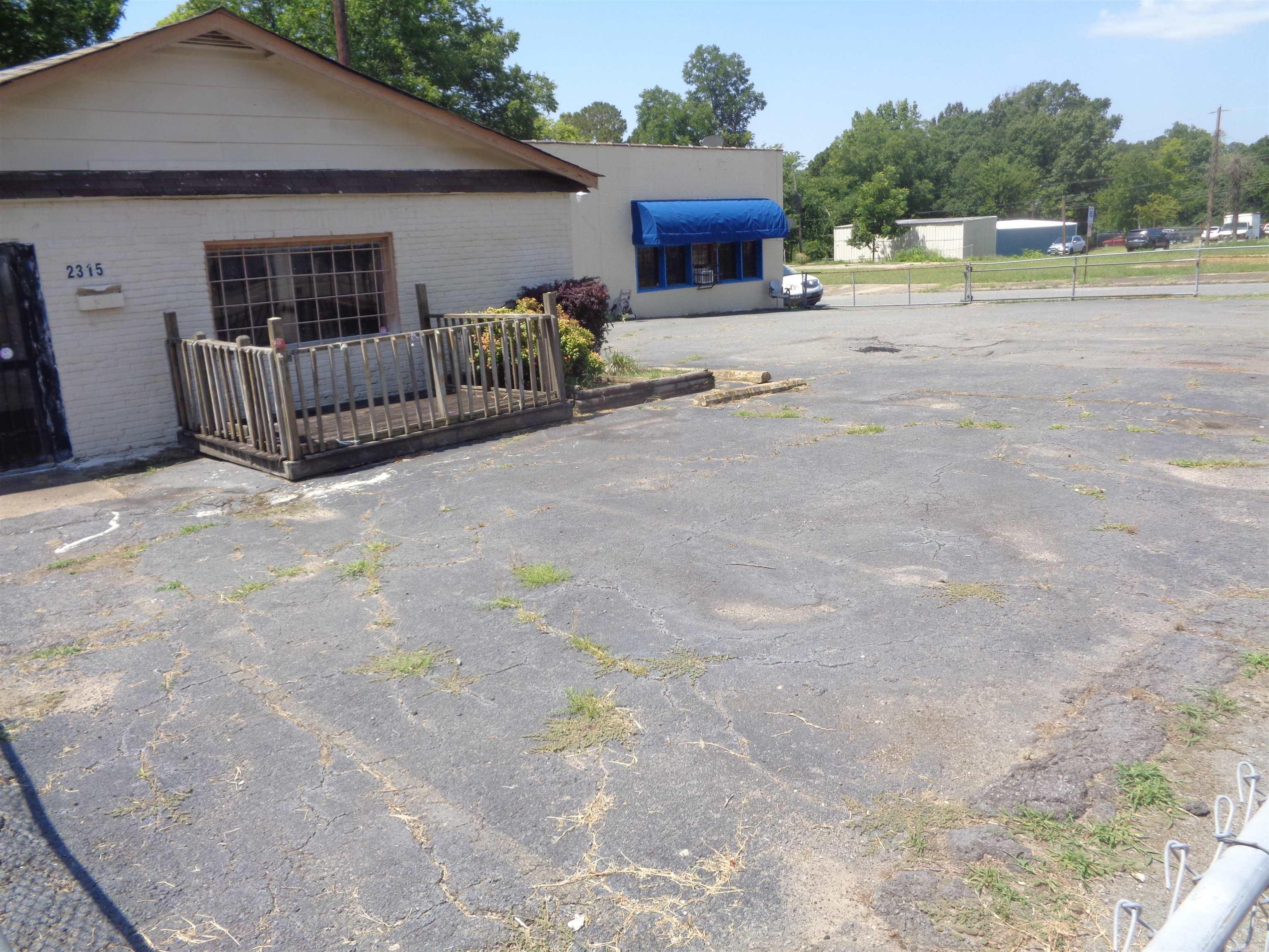 1859 Rice Street Property Photo 12
