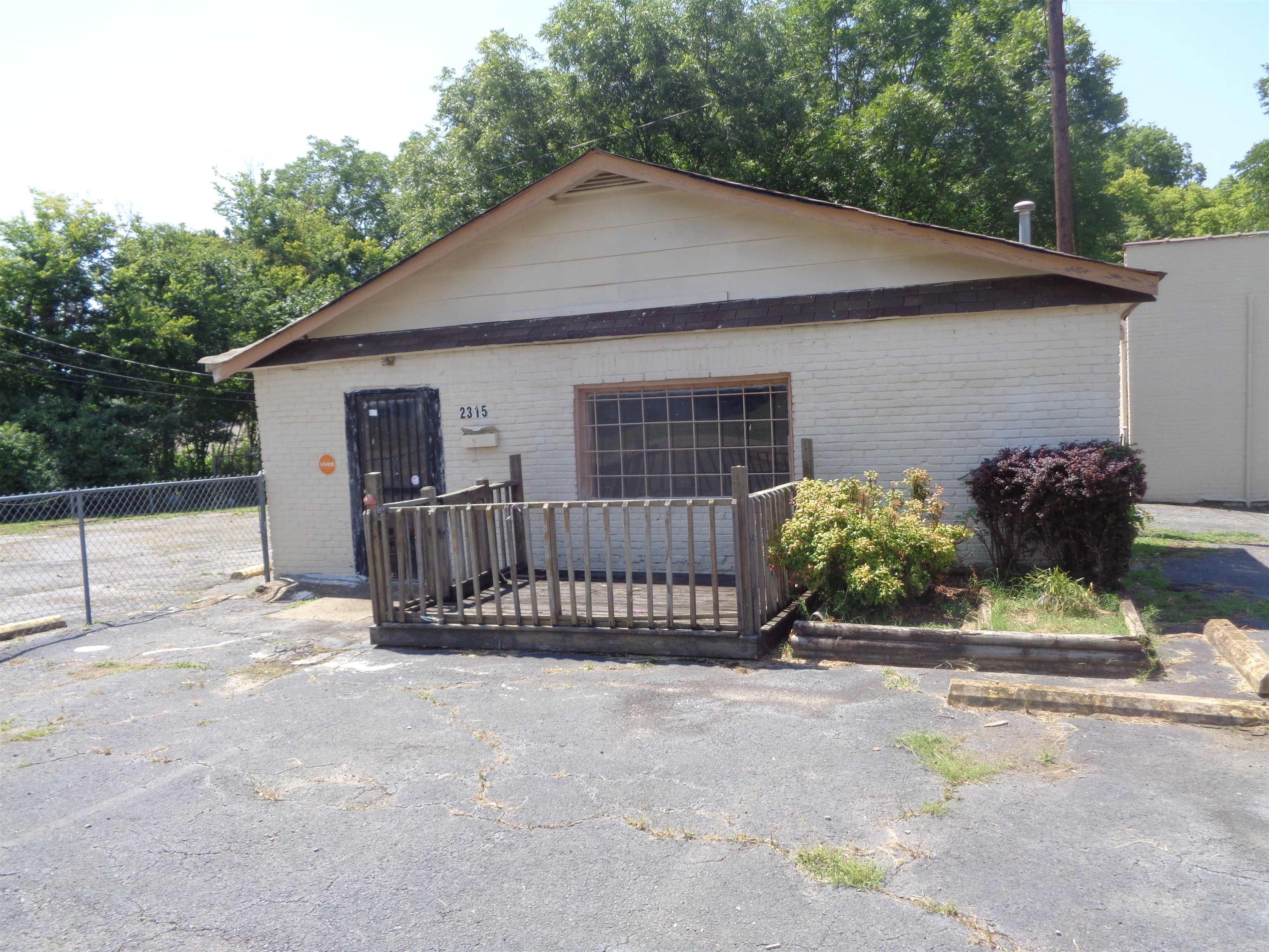 1859 Rice Street Property Photo 13