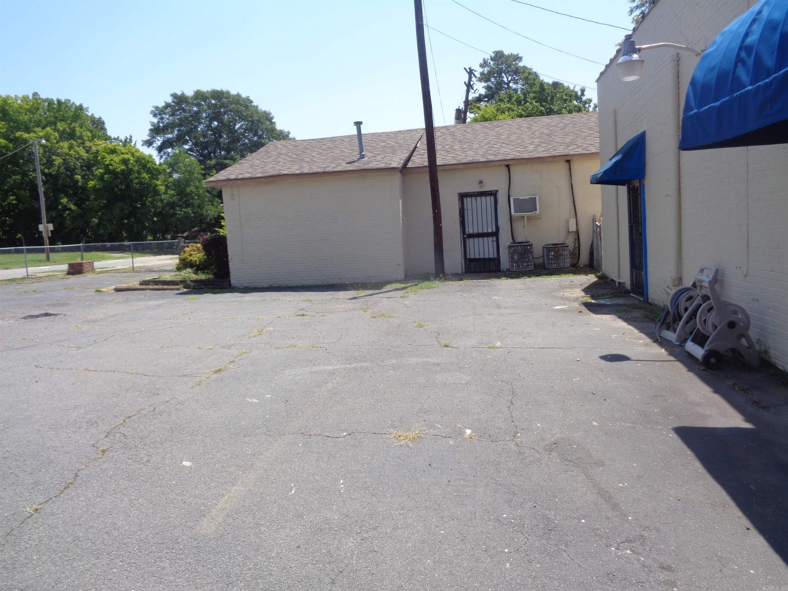 1859 Rice Street Property Photo 14