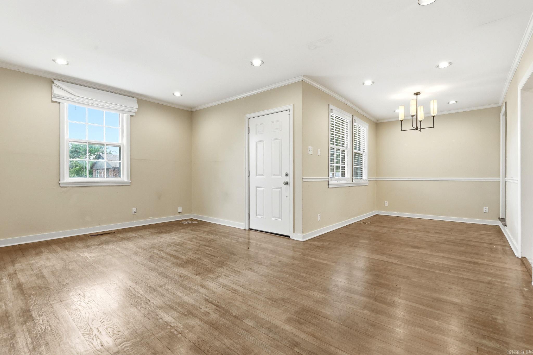 6723 Kenwood Road Property Photo 3