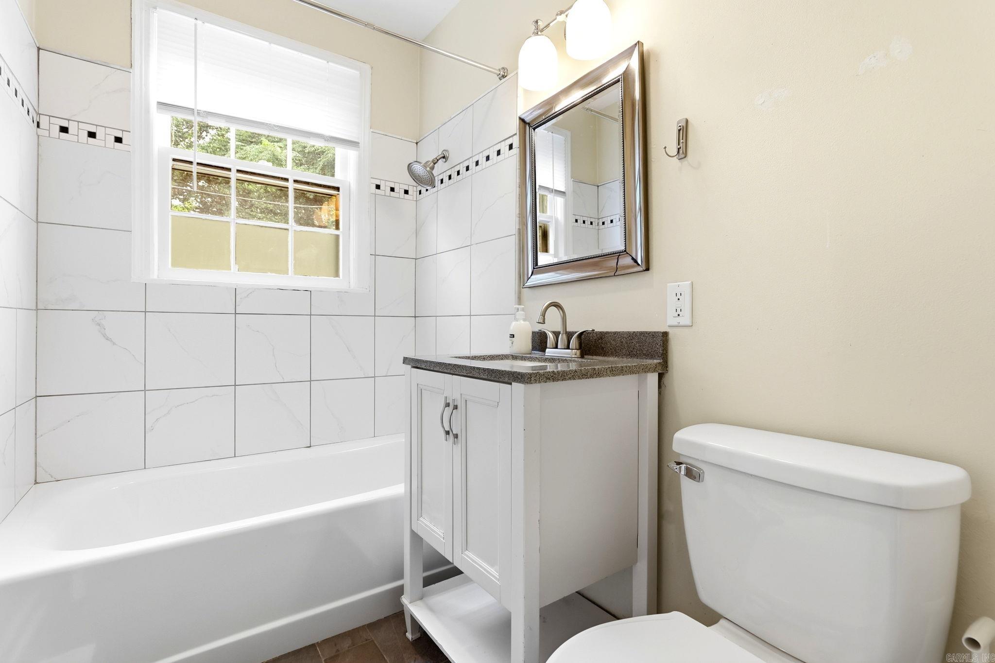 6723 Kenwood Road Property Photo 4