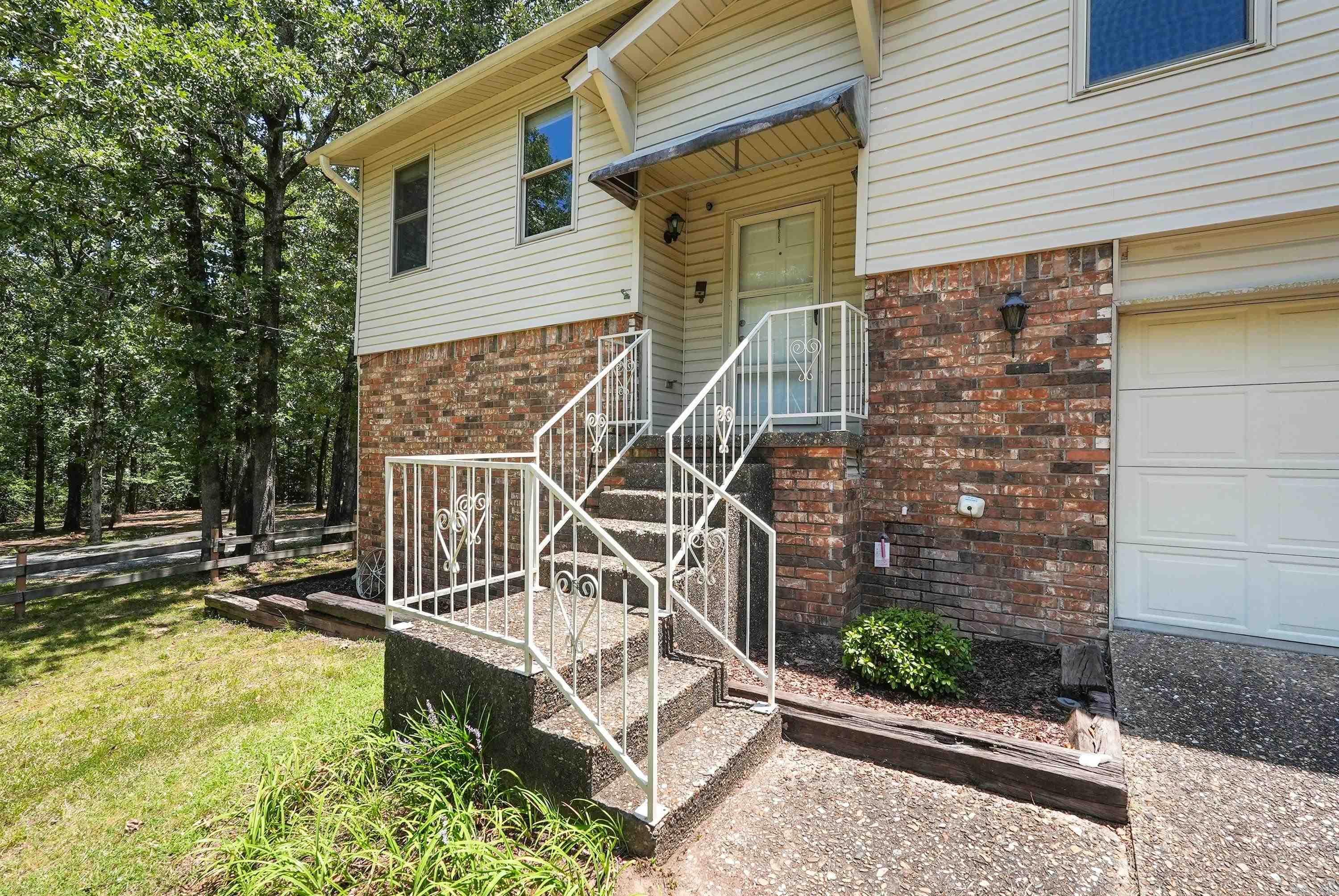 28 Johnny Ln Property Photo 2