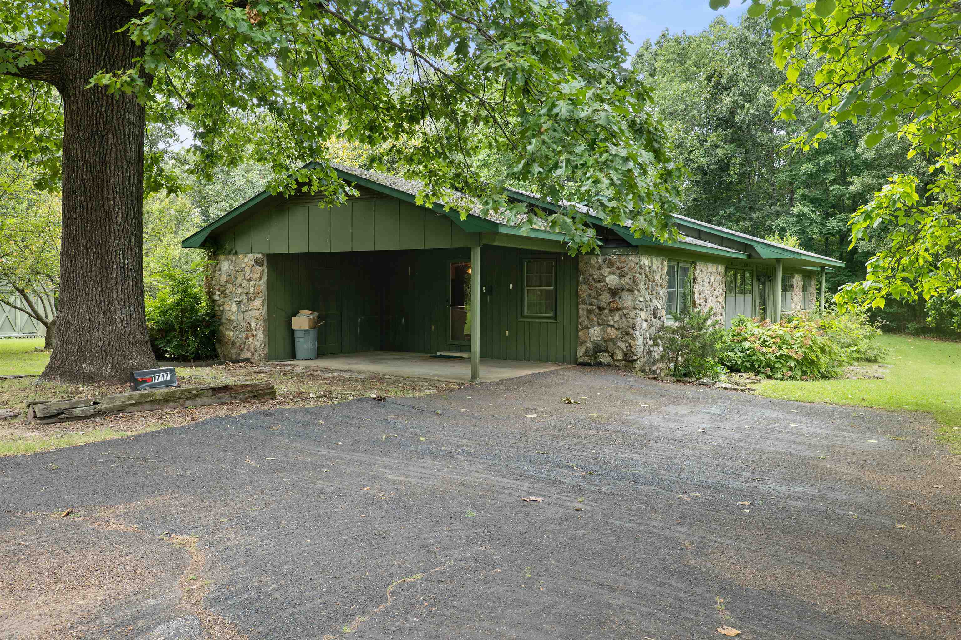 1717 Hwy 63 Property Photo 1