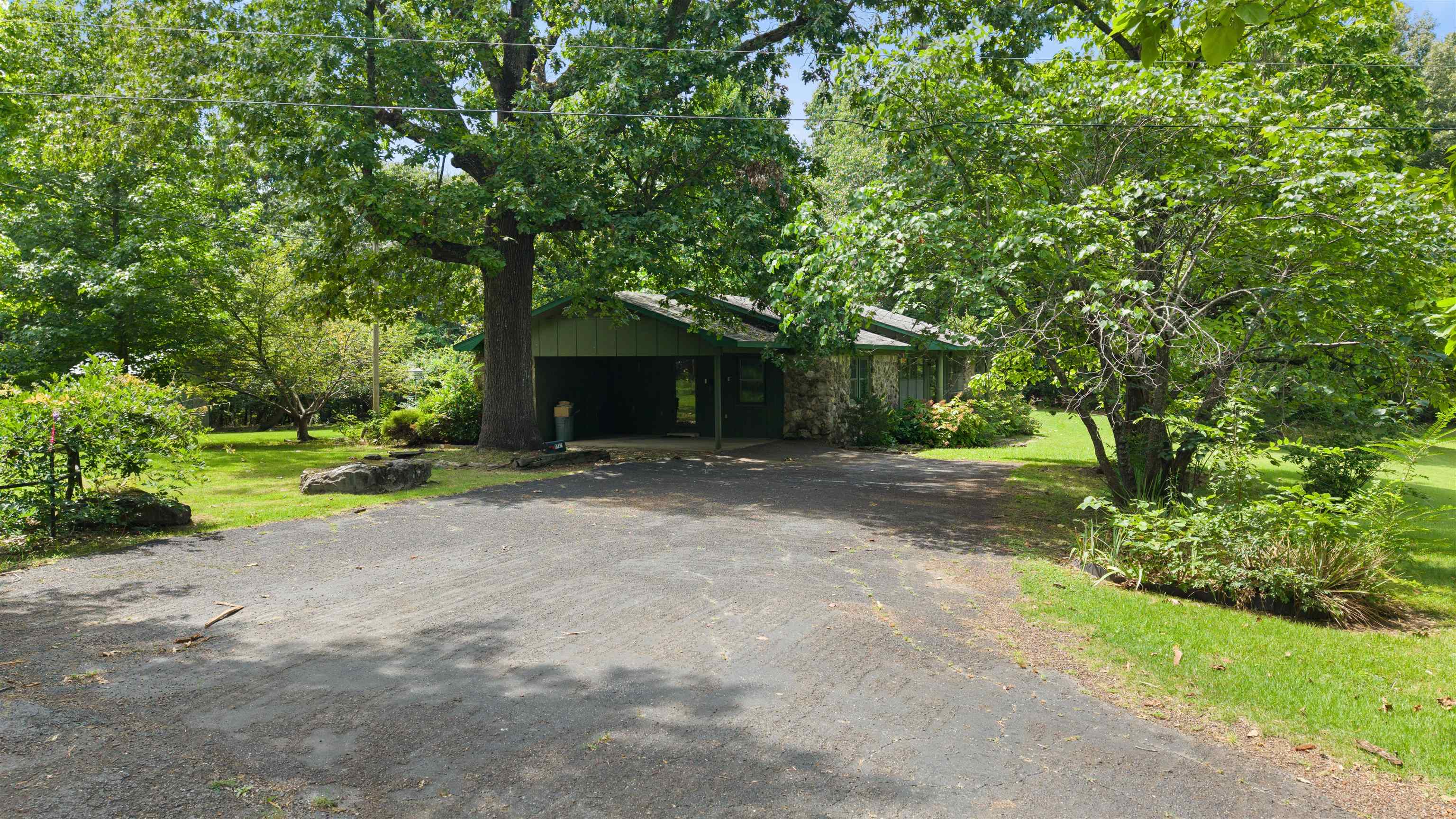 1717 Hwy 63 Property Photo 2