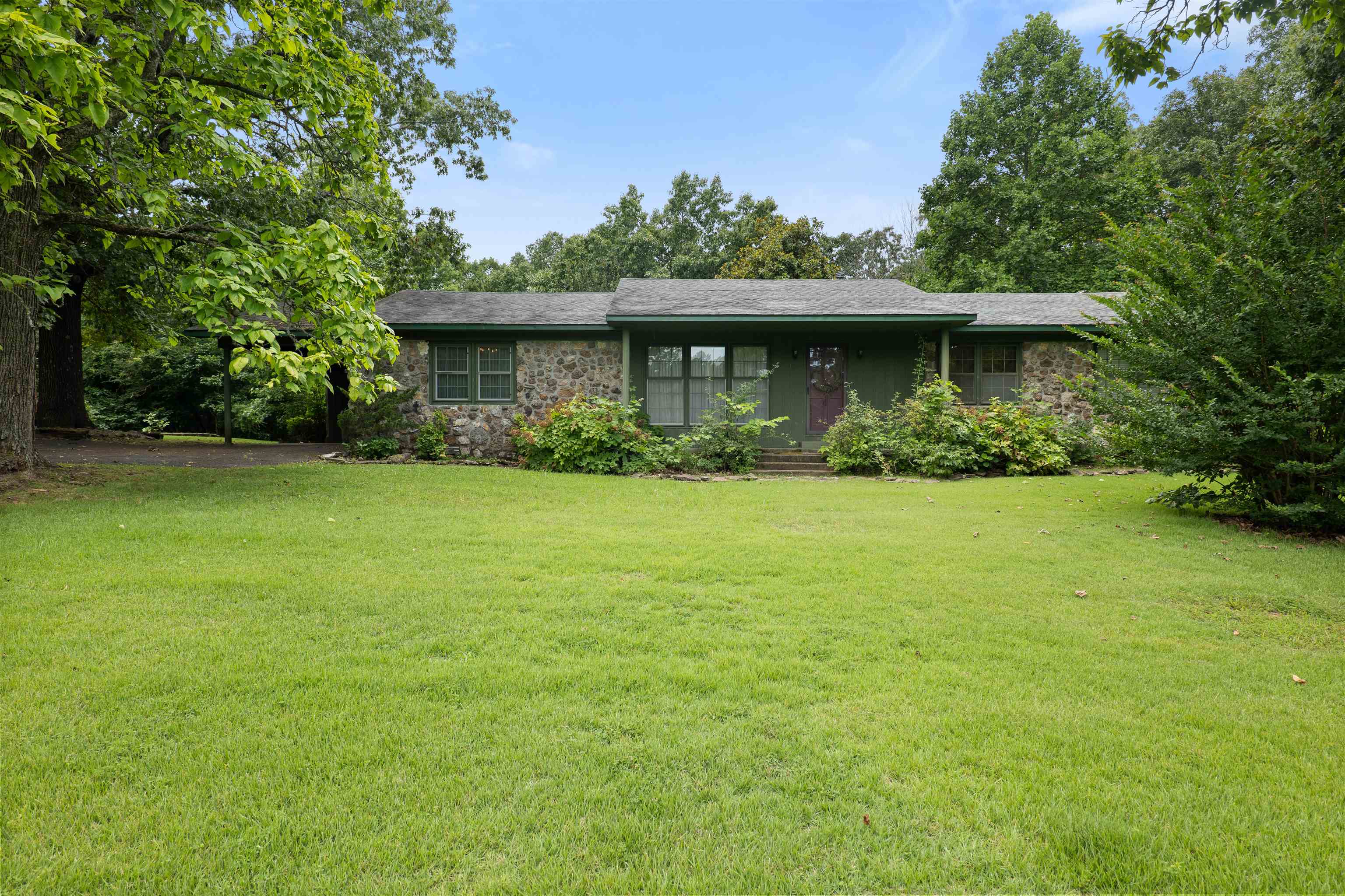 1717 Hwy 63 Property Photo 3