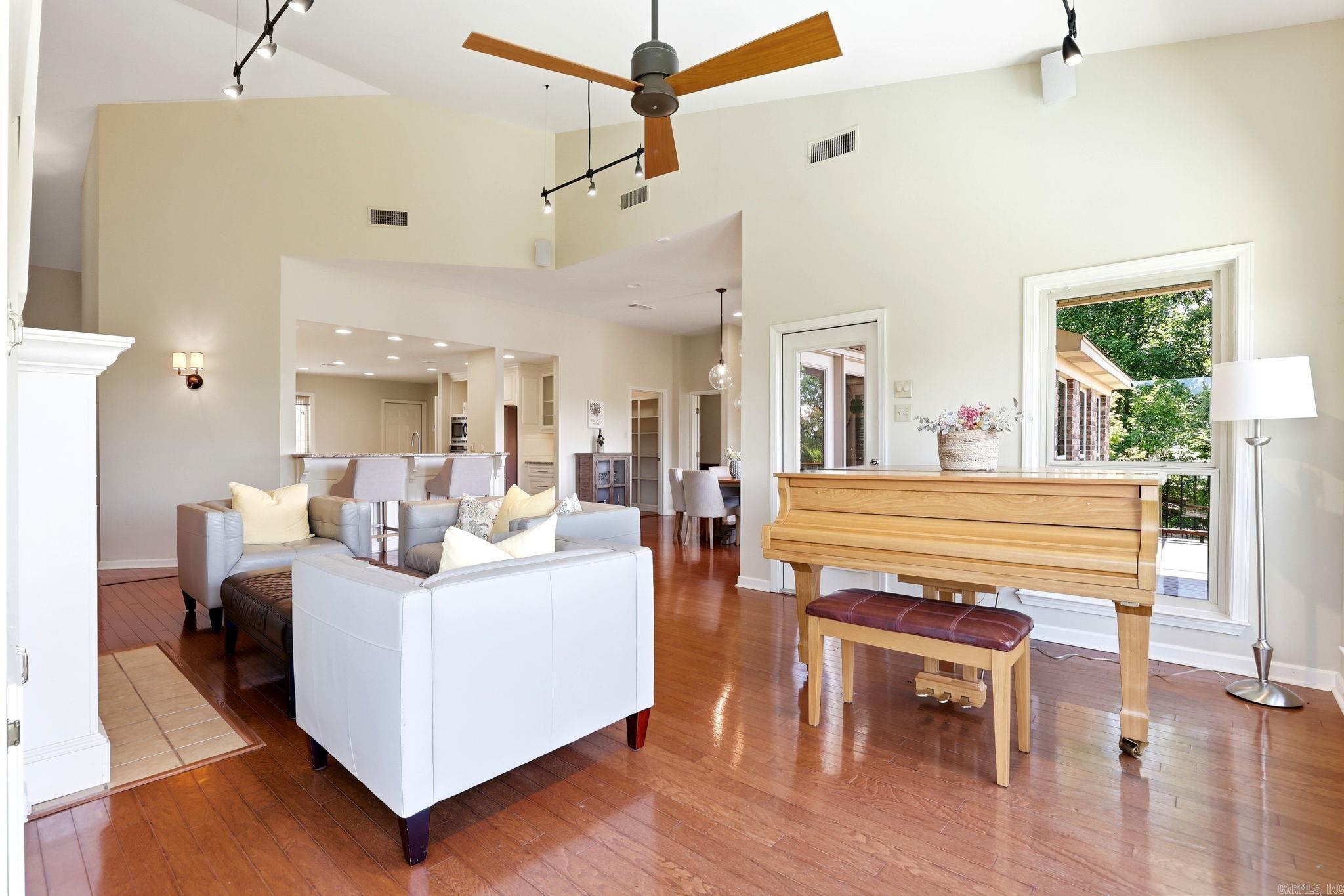 2 Greathouse Bend Property Photo 16