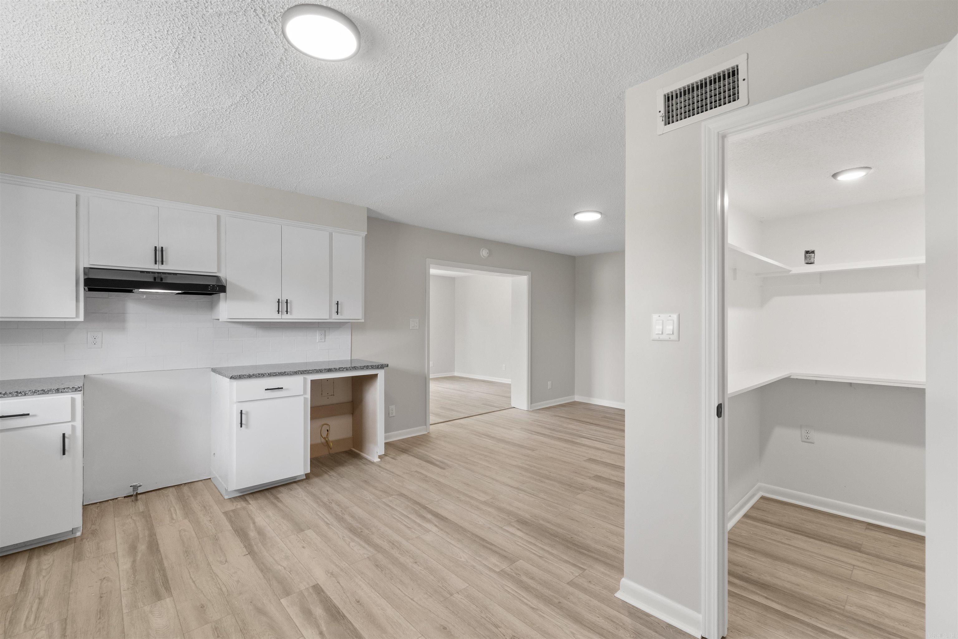 205 Vine St Property Photo 4