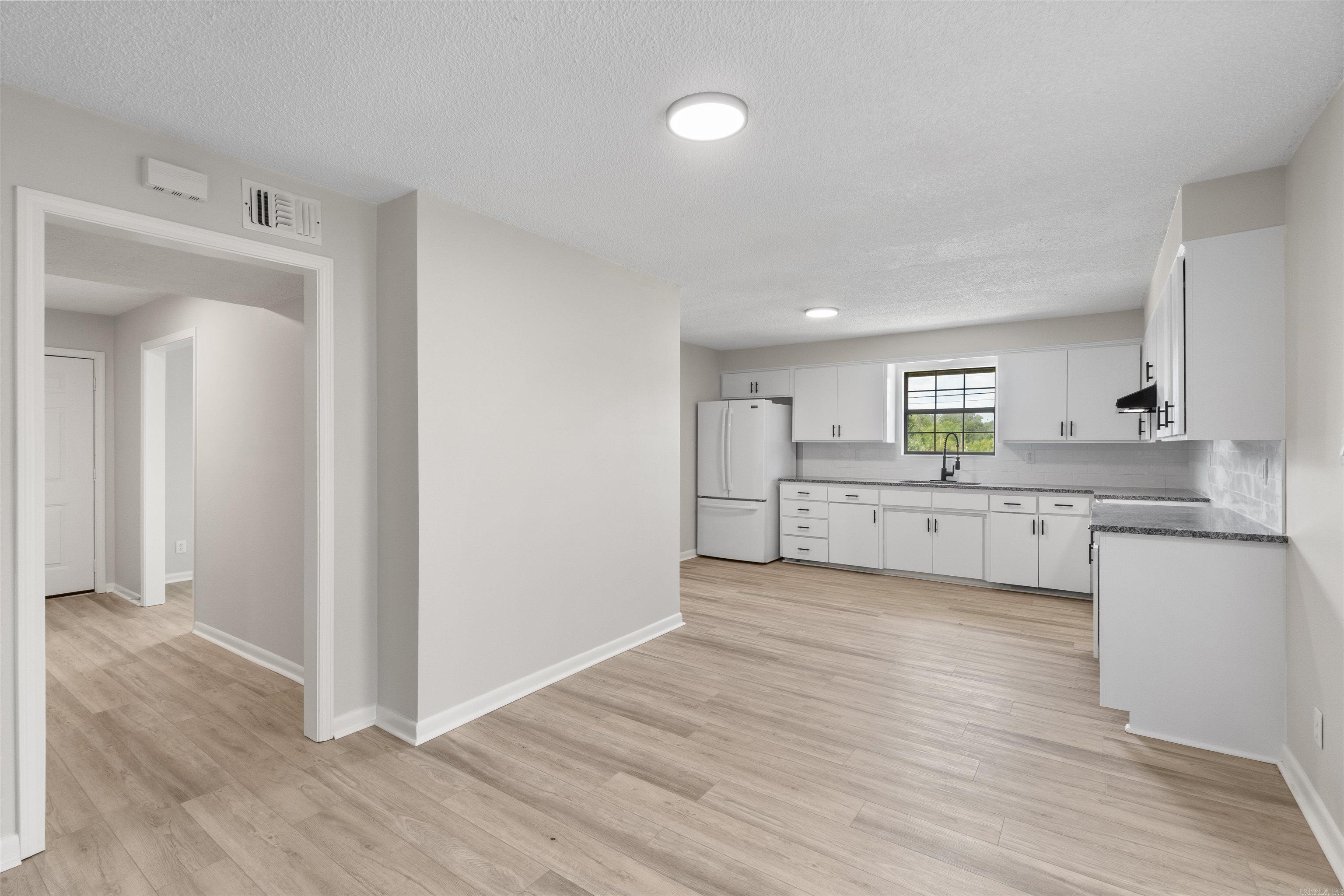 205 Vine St Property Photo 6