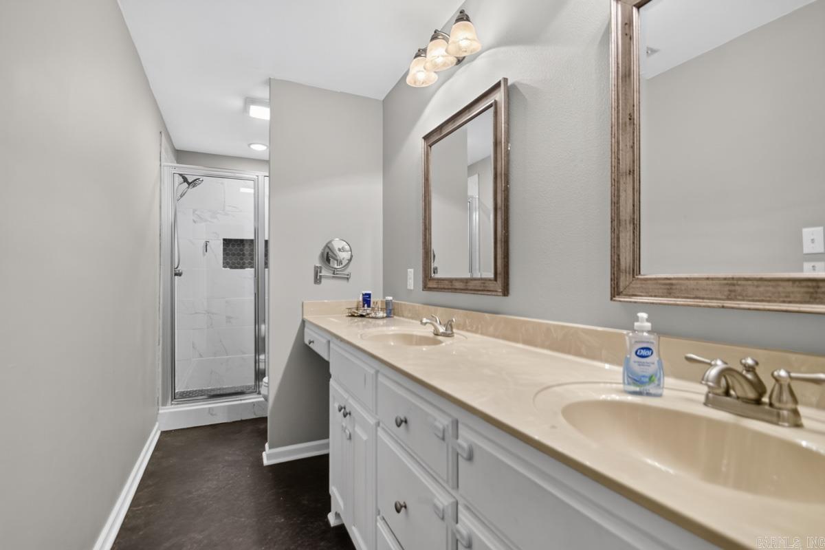 2523 Springhill Village Drive Property Photo 18