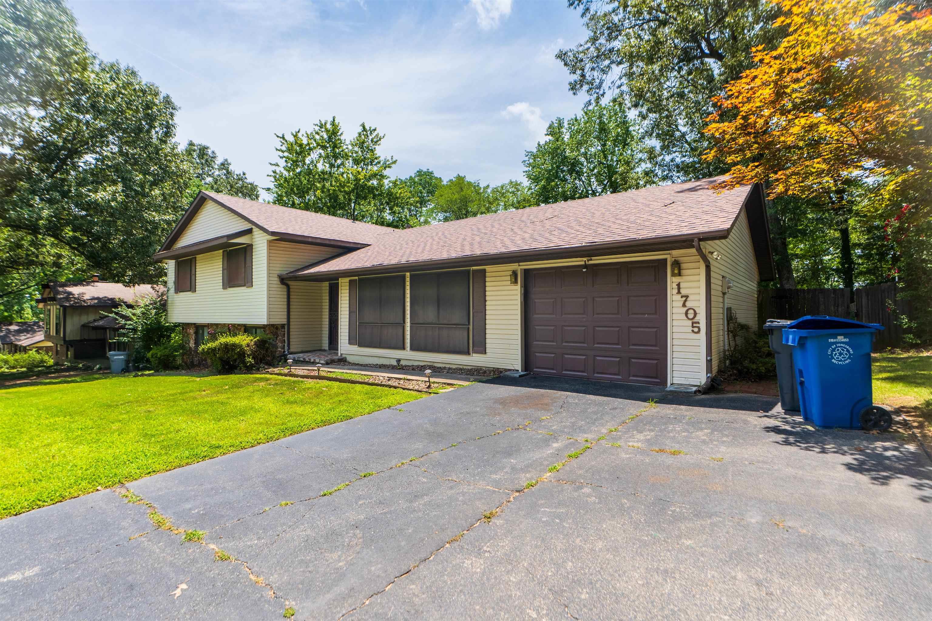 1705 Smoot Drive Property Photo 2