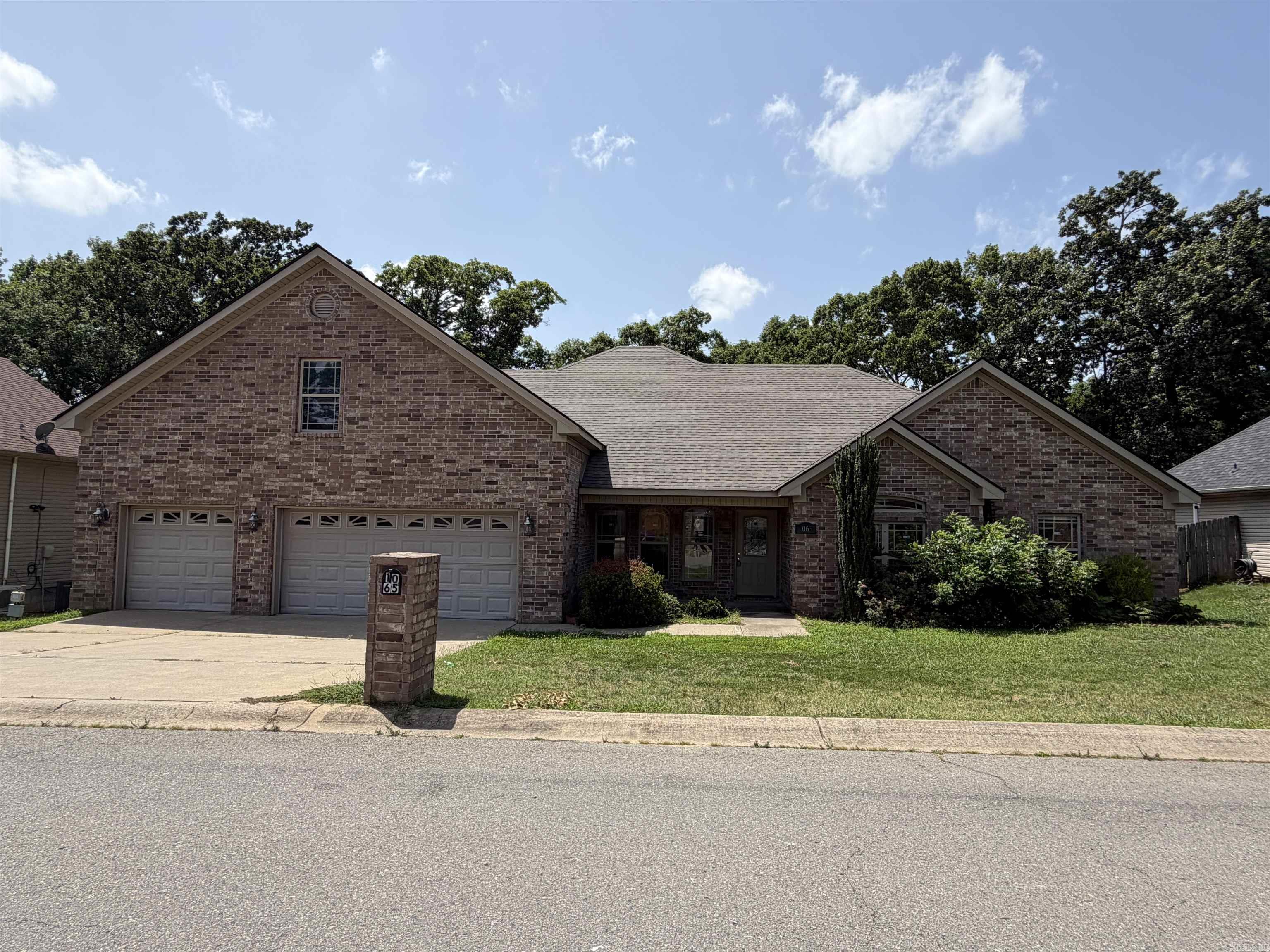 1065 Skyline Drive Property Photo 1