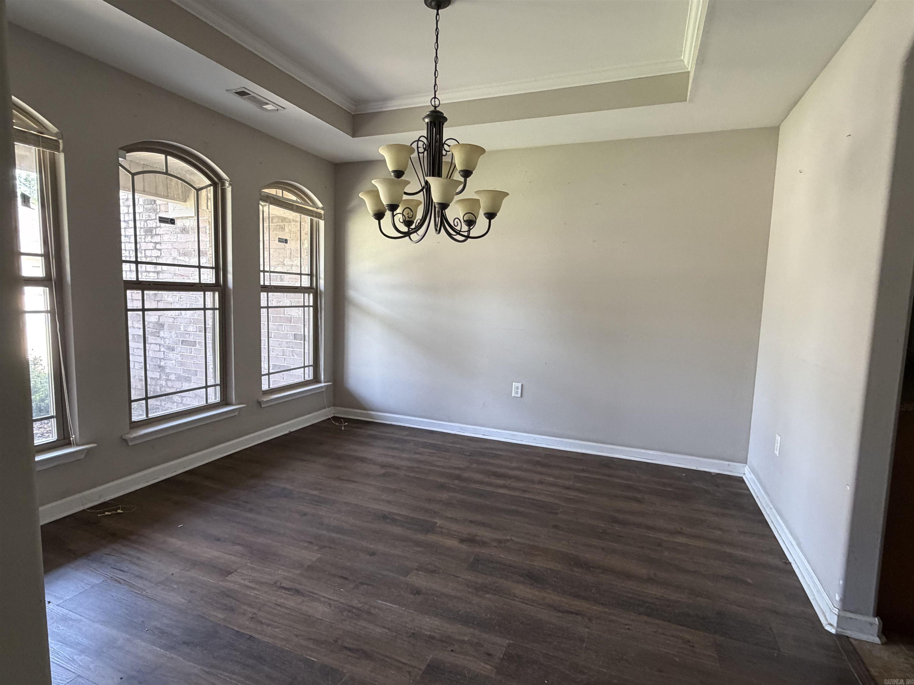 1065 Skyline Drive Property Photo 5