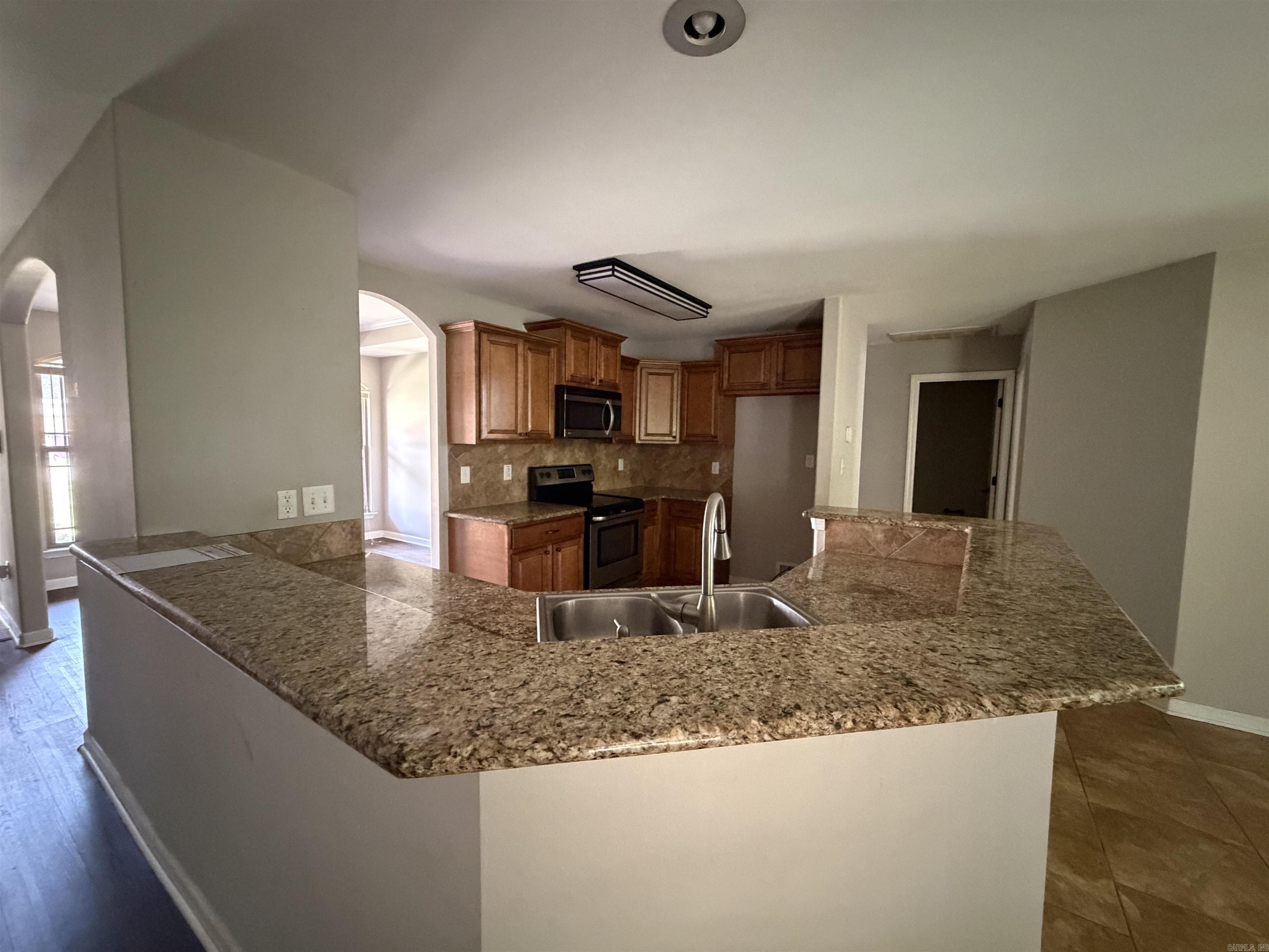 1065 Skyline Drive Property Photo 9