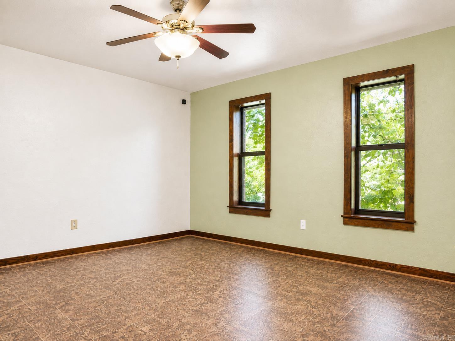 26028518 Property Photo 11