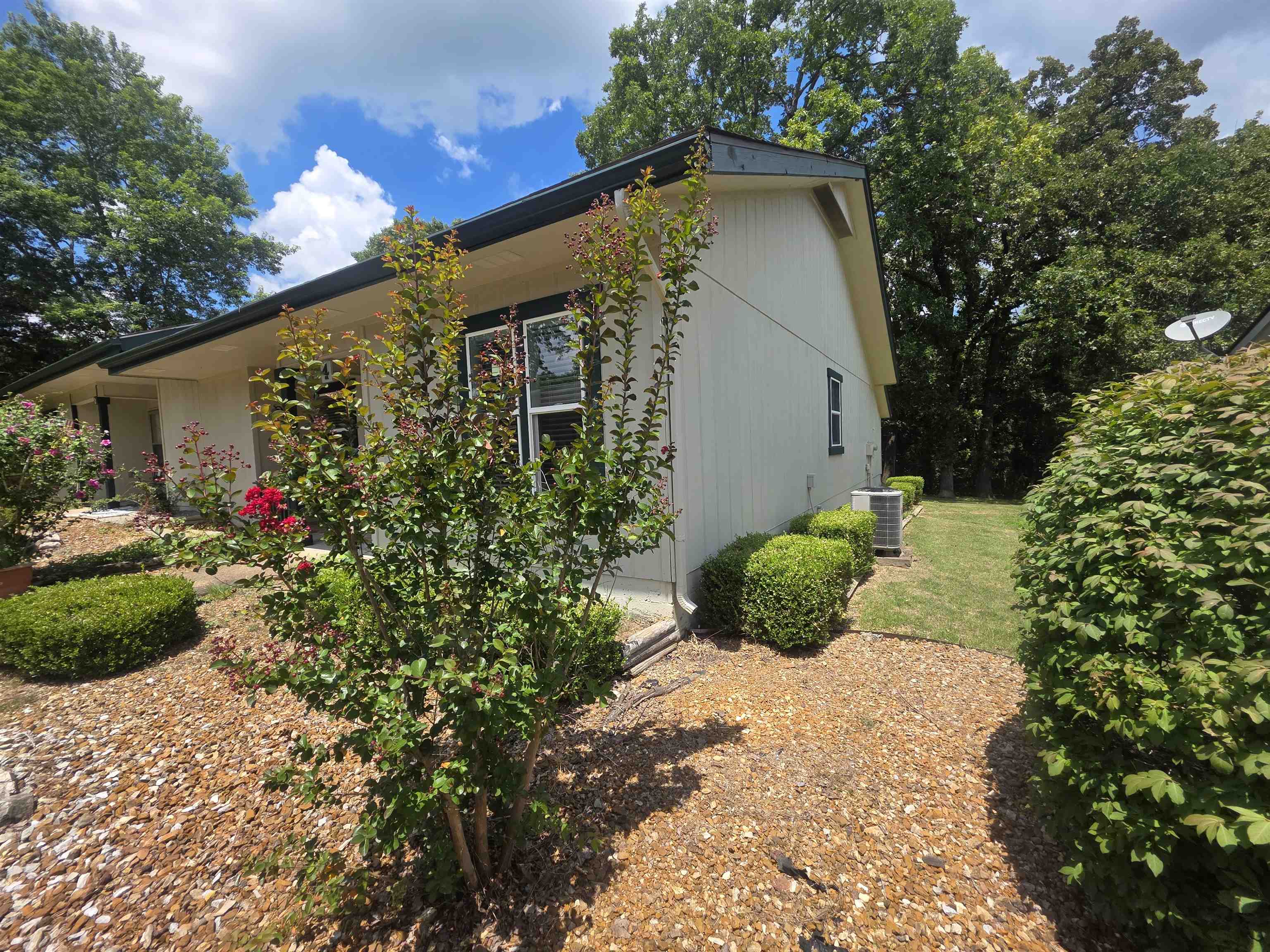 4 Spring River Lane Property Photo 2