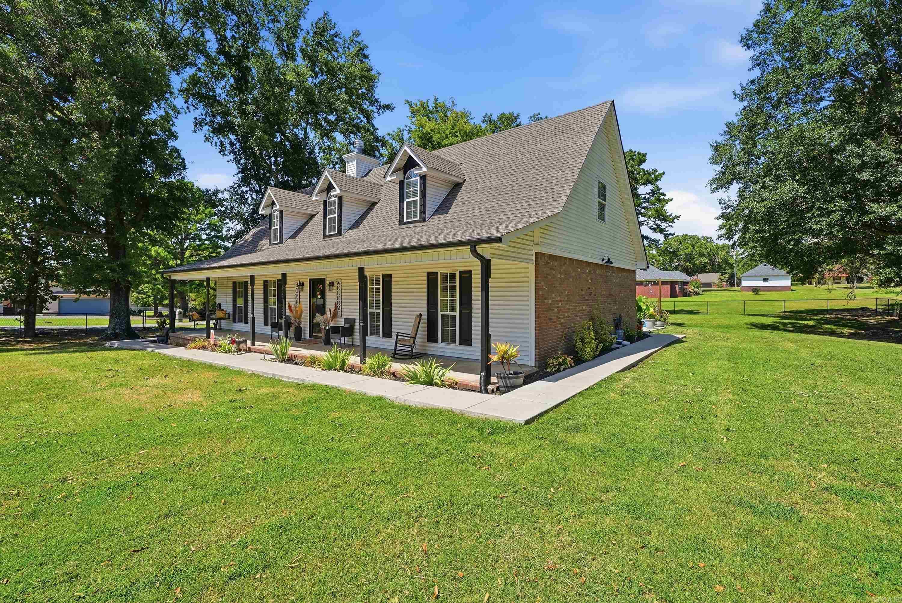 2 Greenbrier Heights Property Photo 3