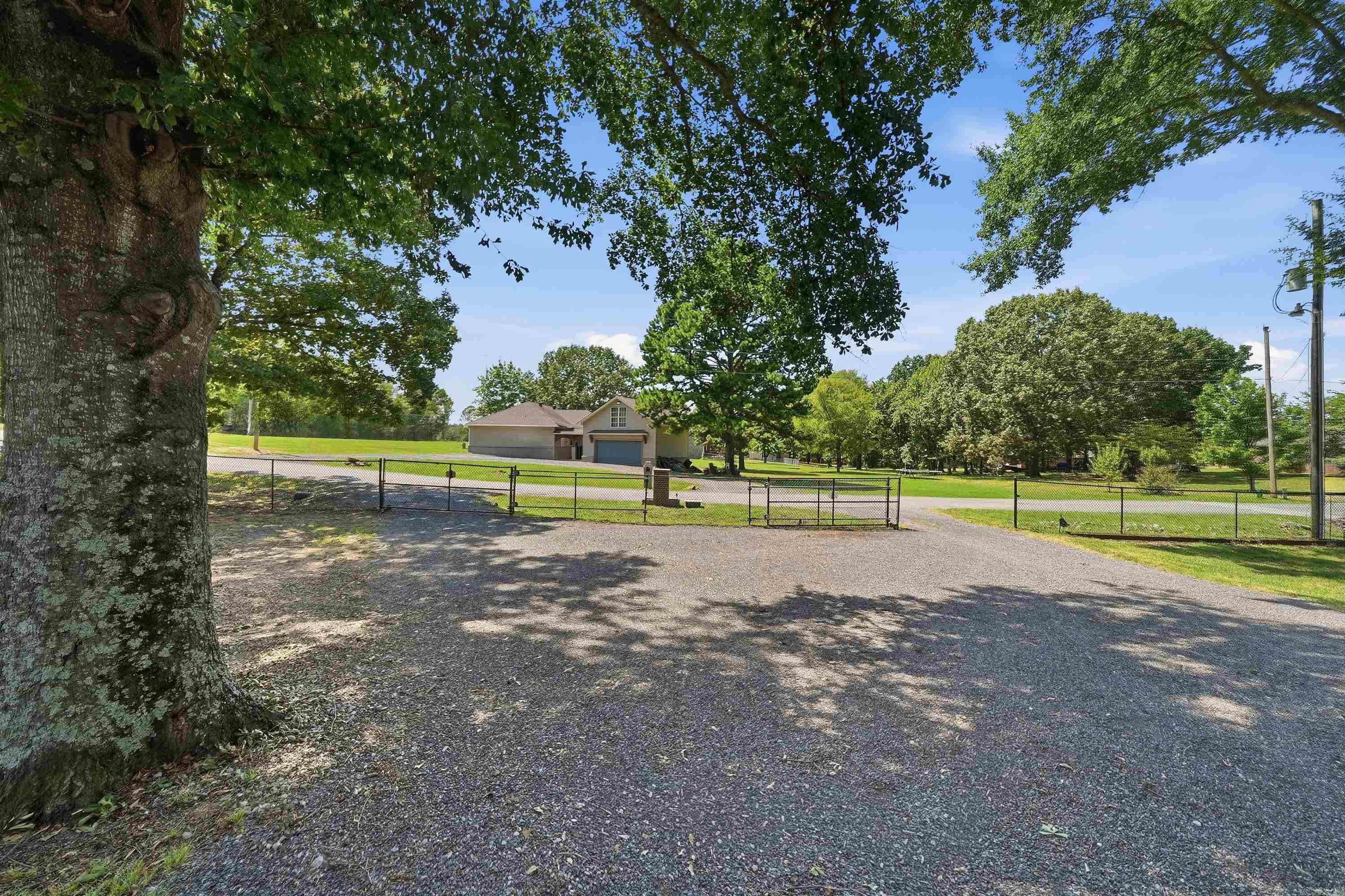 2 Greenbrier Heights Property Photo 6