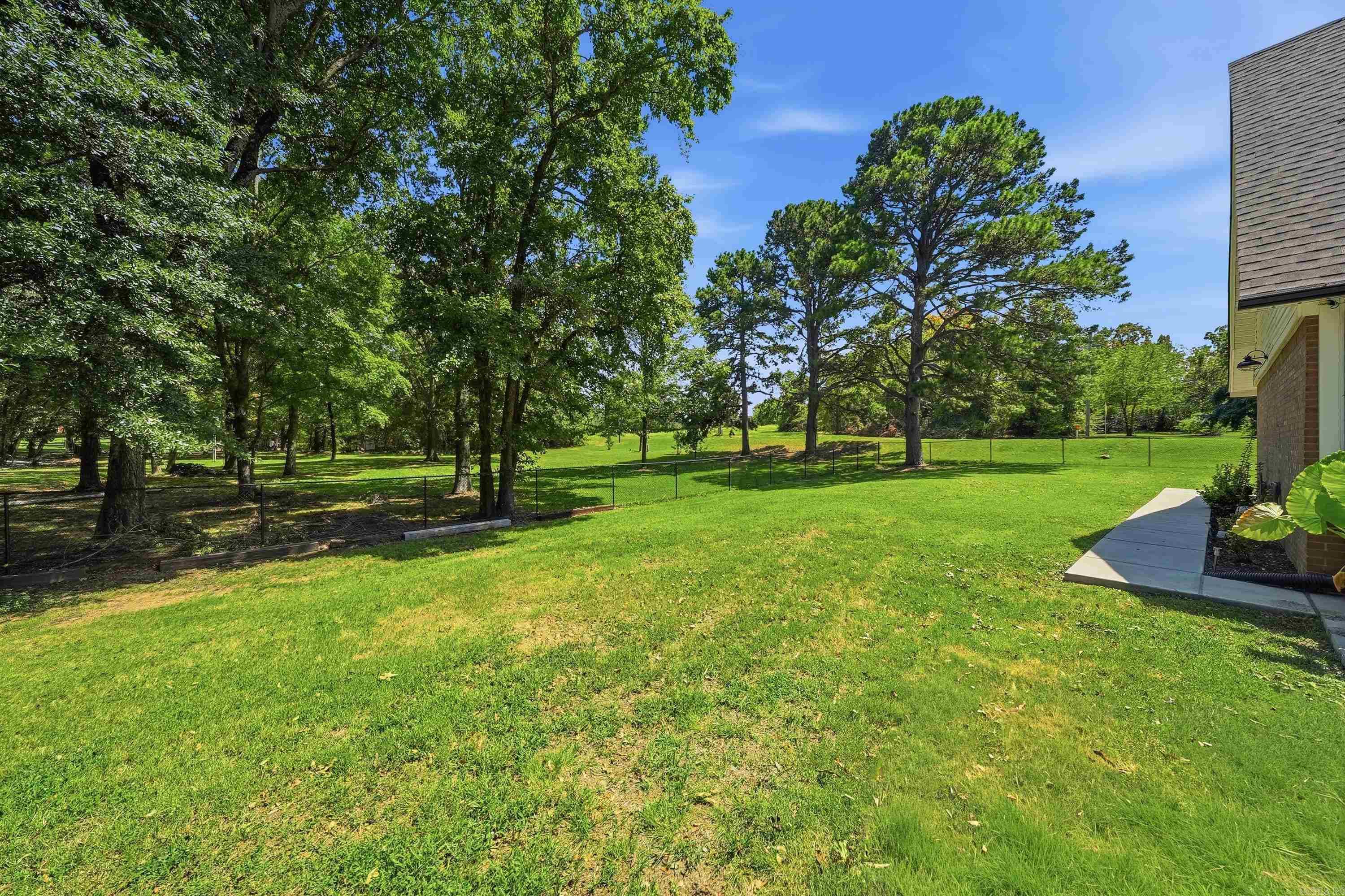 2 Greenbrier Heights Property Photo 7