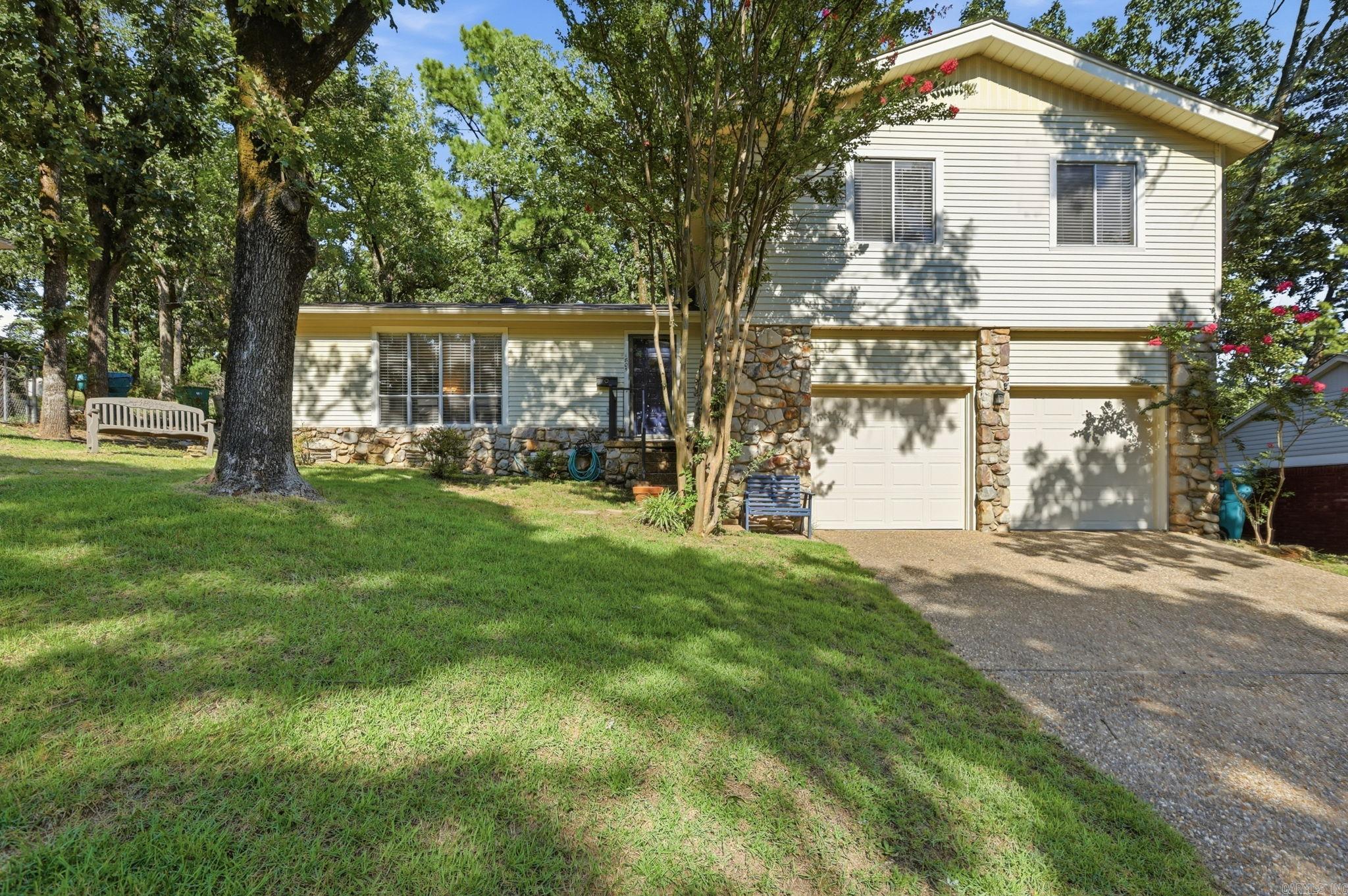 1805 Alberta Drive Property Photo 1