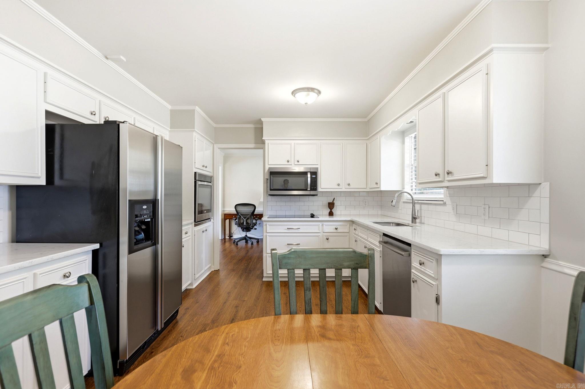 1805 Alberta Drive Property Photo 11