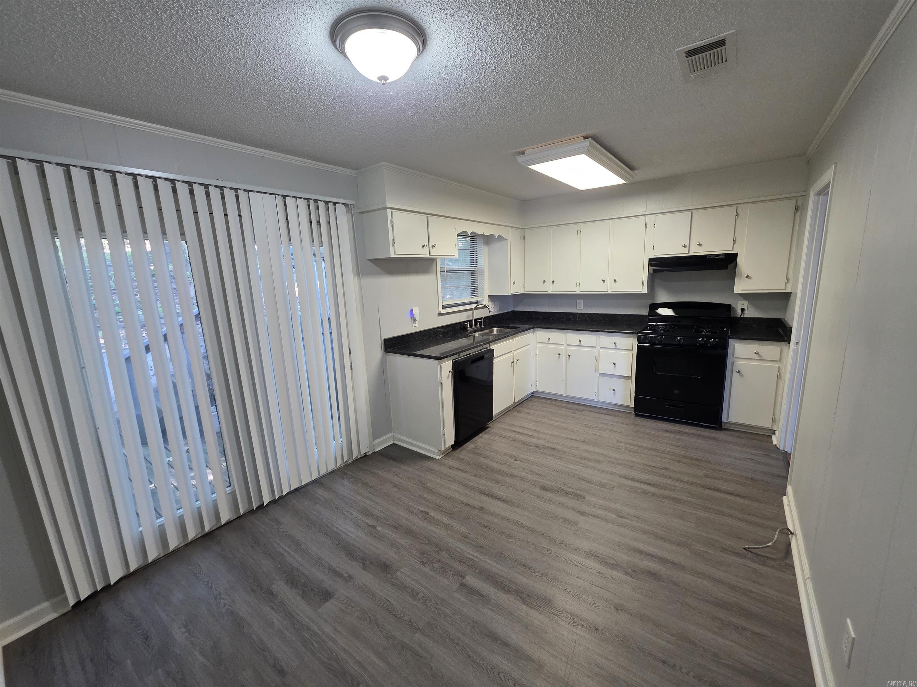 33 Sagewood Court Property Photo 7