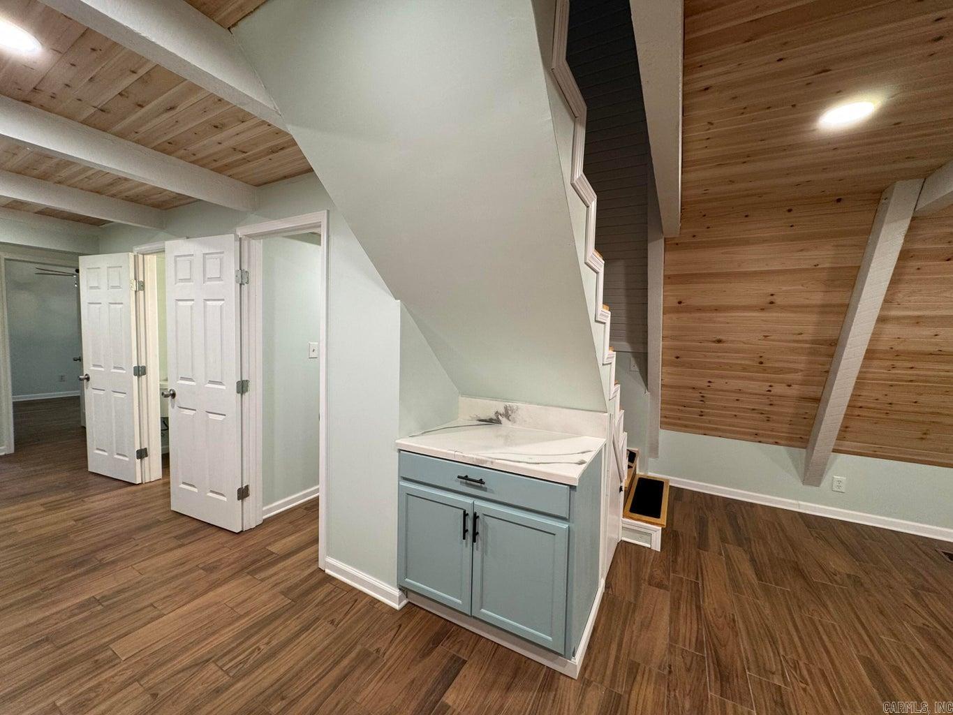 68 Park Circle Property Photo 14