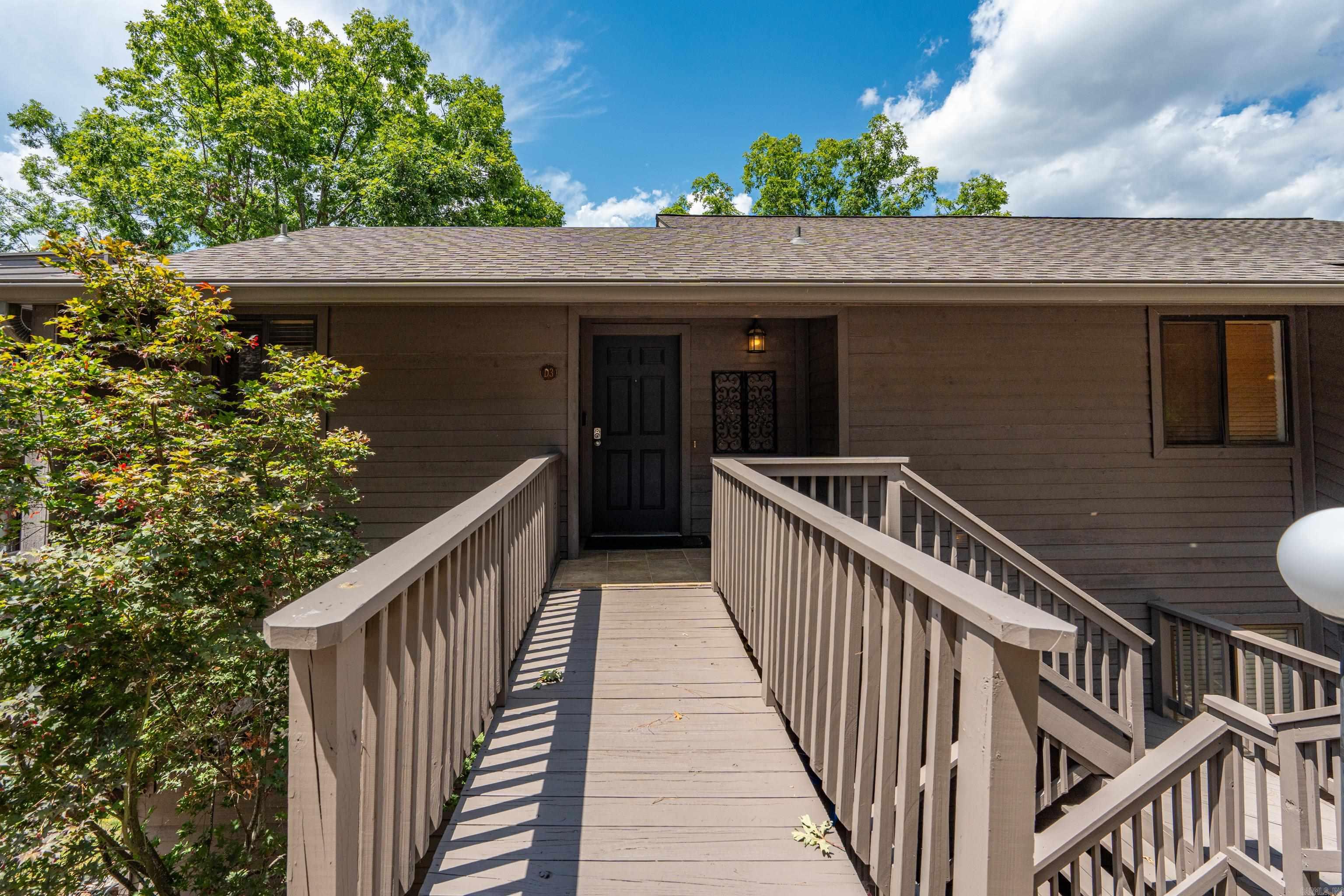 200 Hamilton Oaks D-3 Property Photo 27