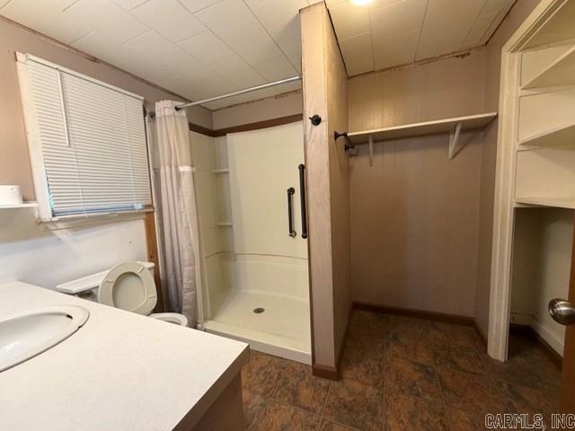 210 W 14th Street Property Photo 6