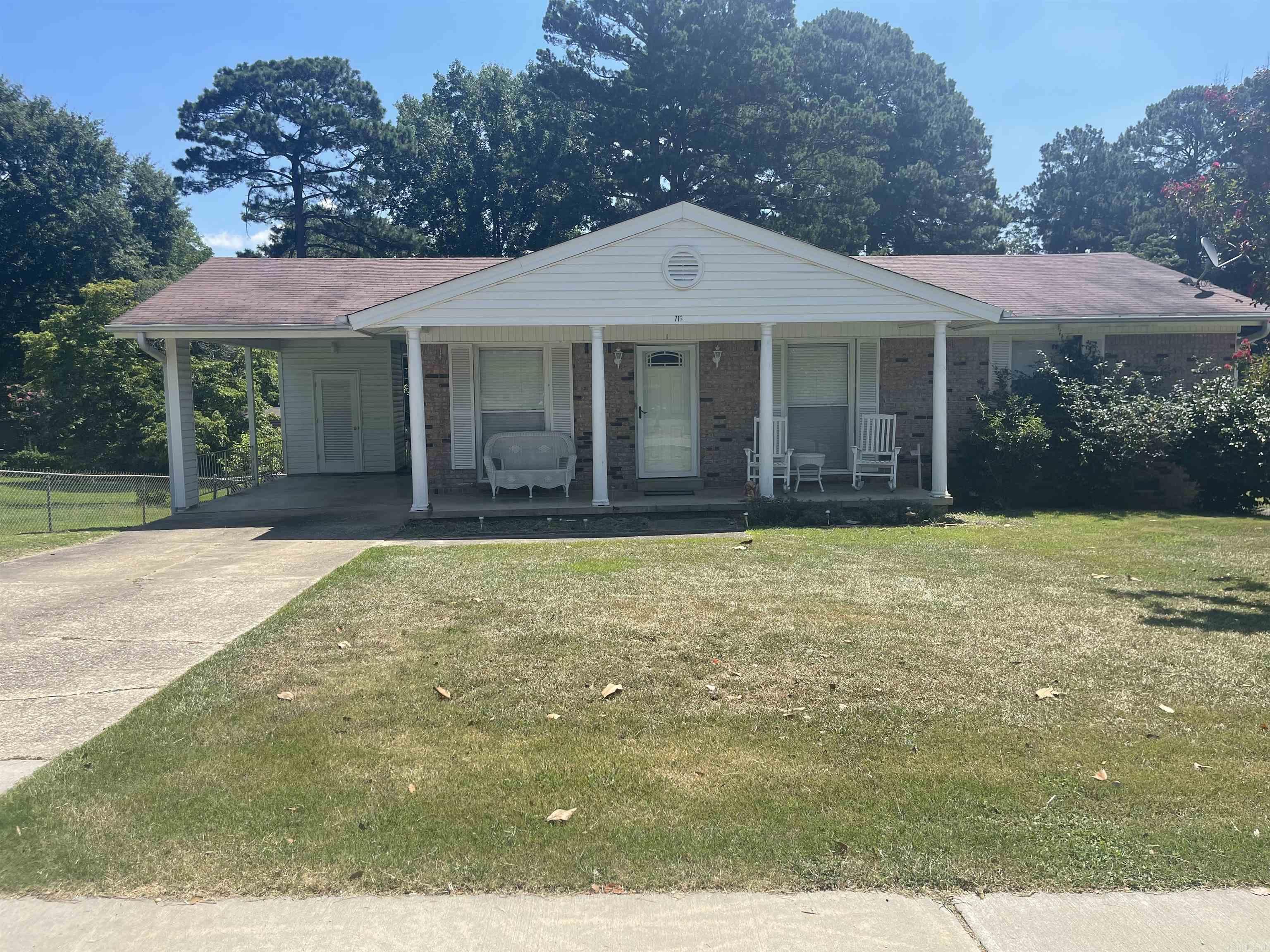 713 Newcomb Drive Property Photo 1
