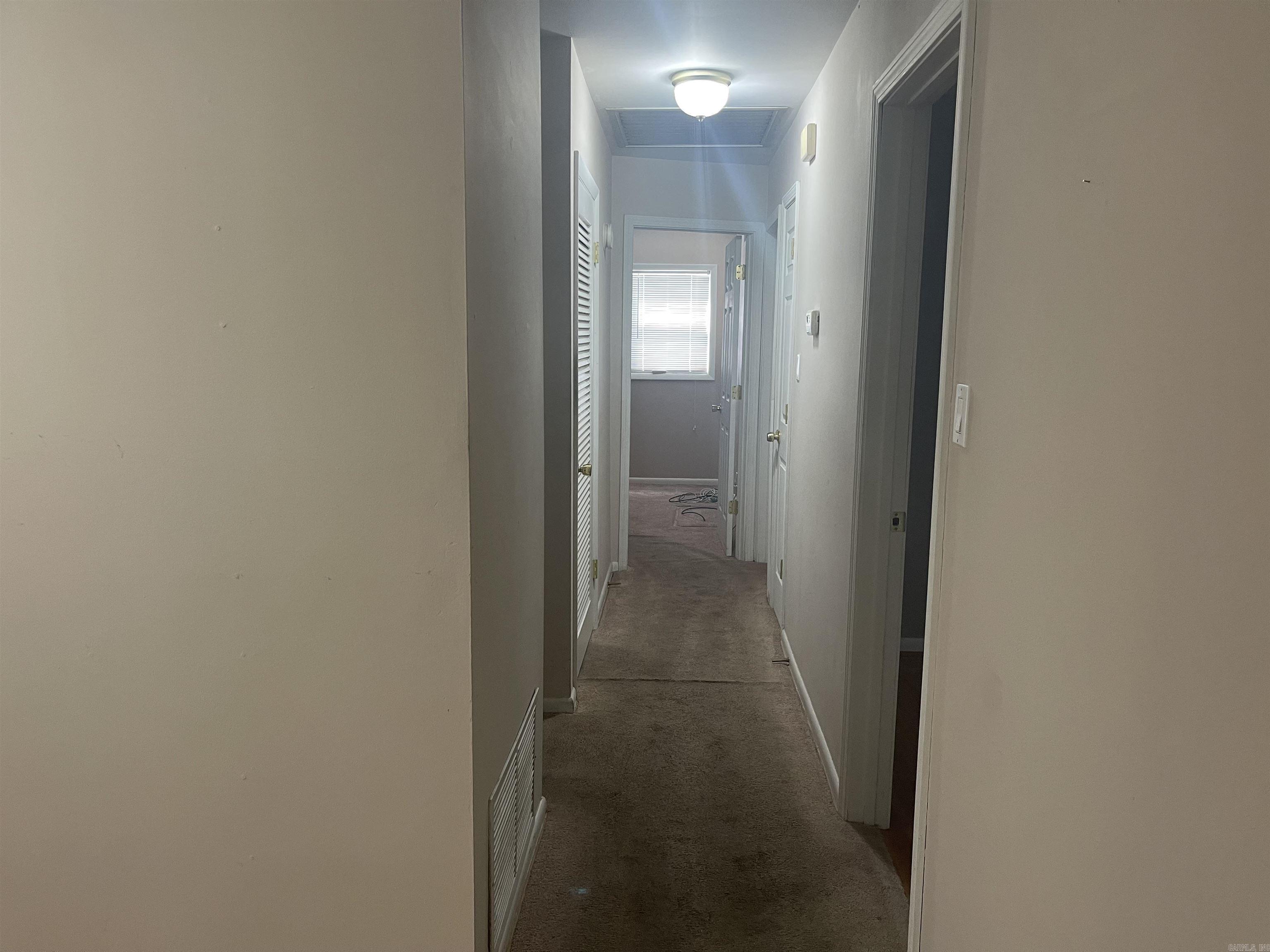 713 Newcomb Drive Property Photo 5