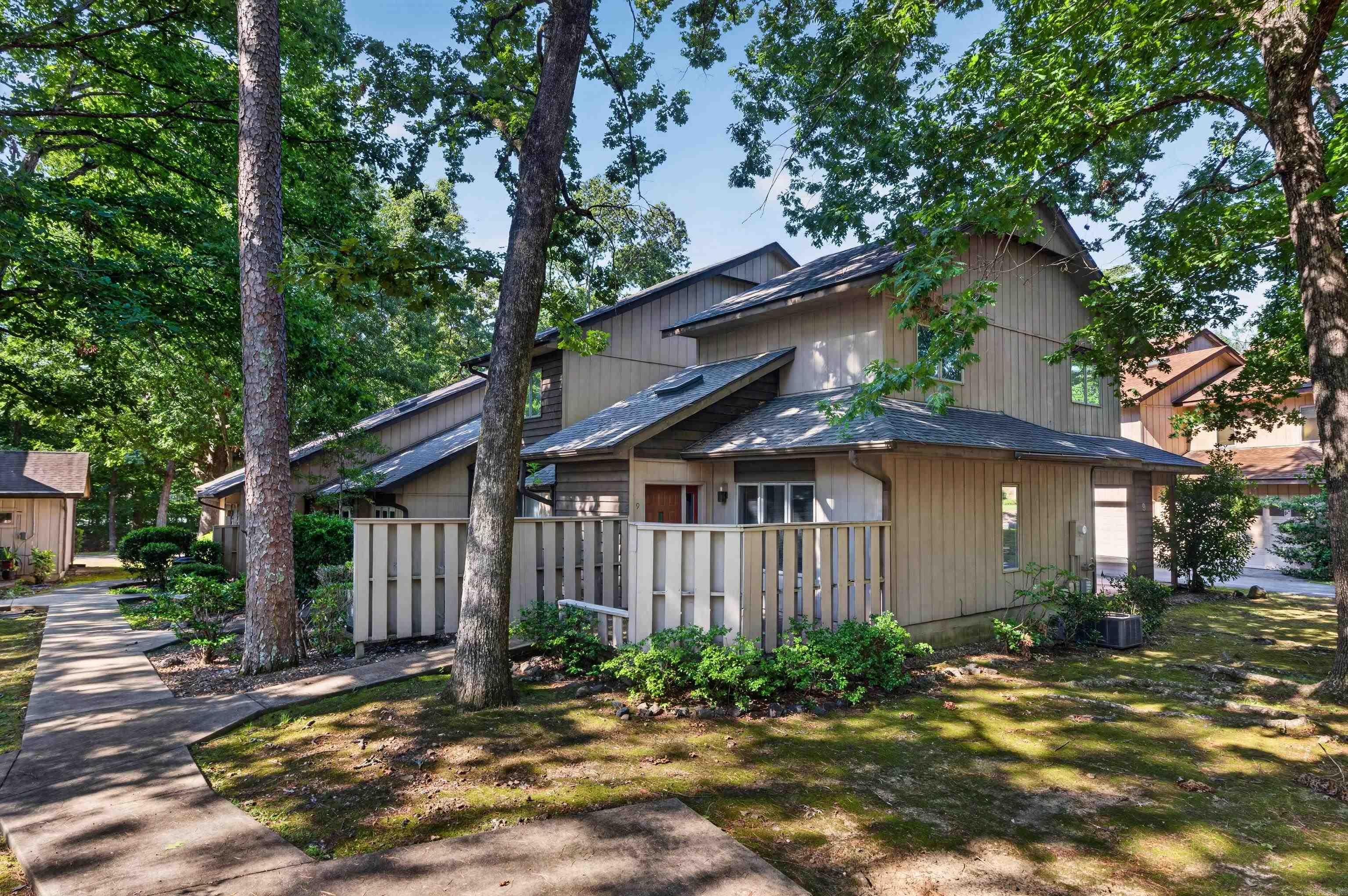 9 Turquesa Place Property Photo 2