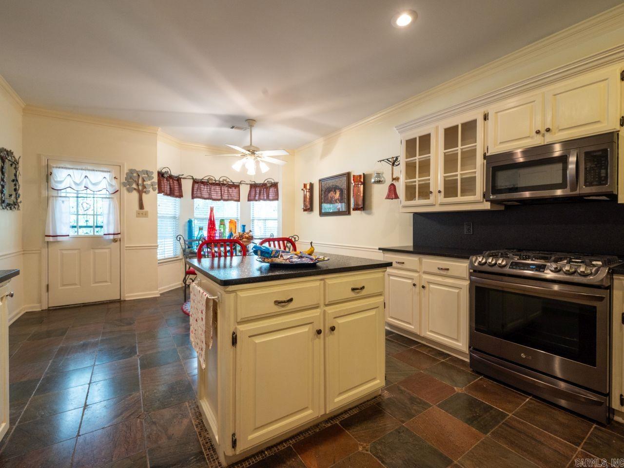 43 Rocky Valley Cove Property Photo 6