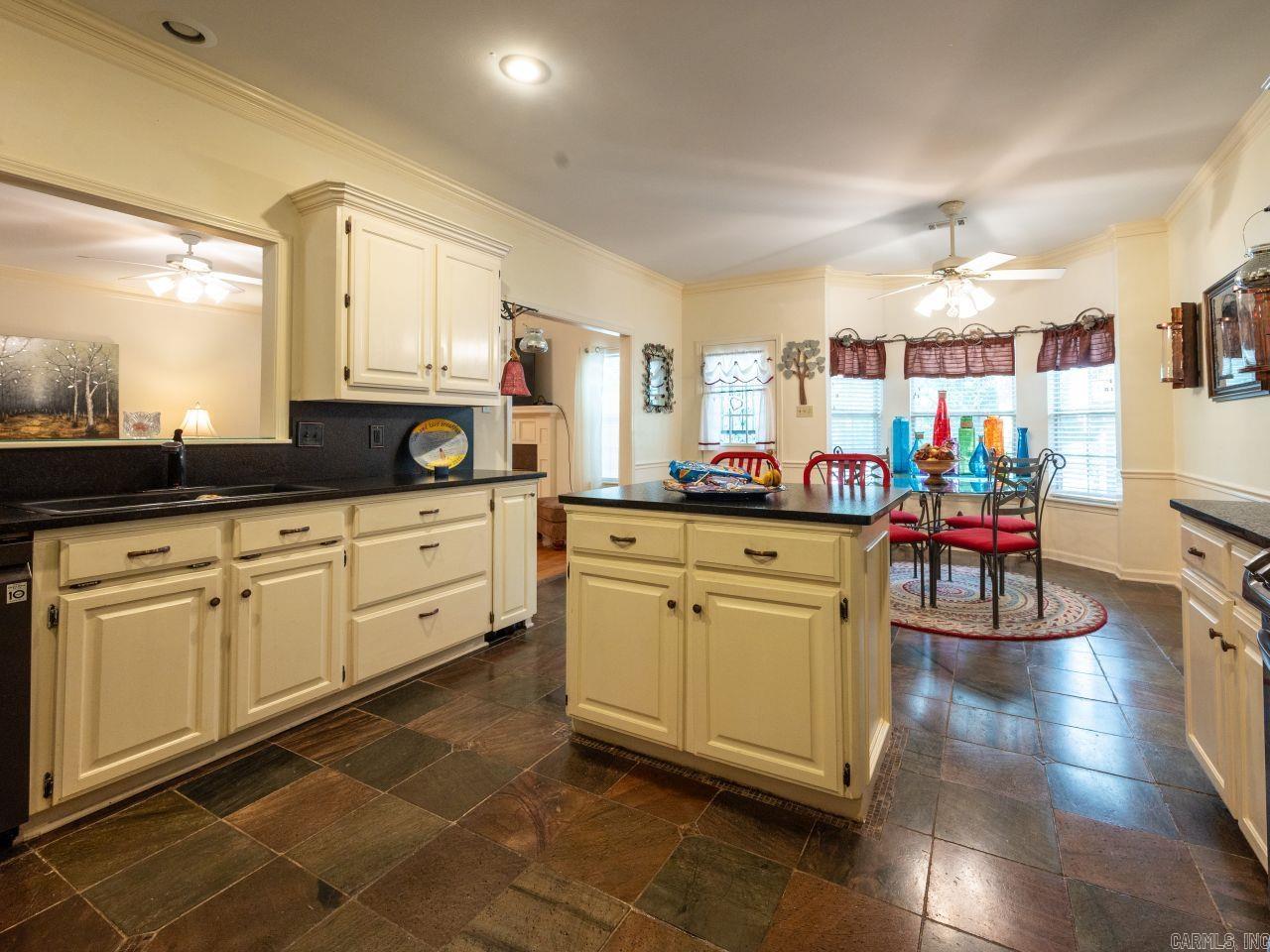 43 Rocky Valley Cove Property Photo 7