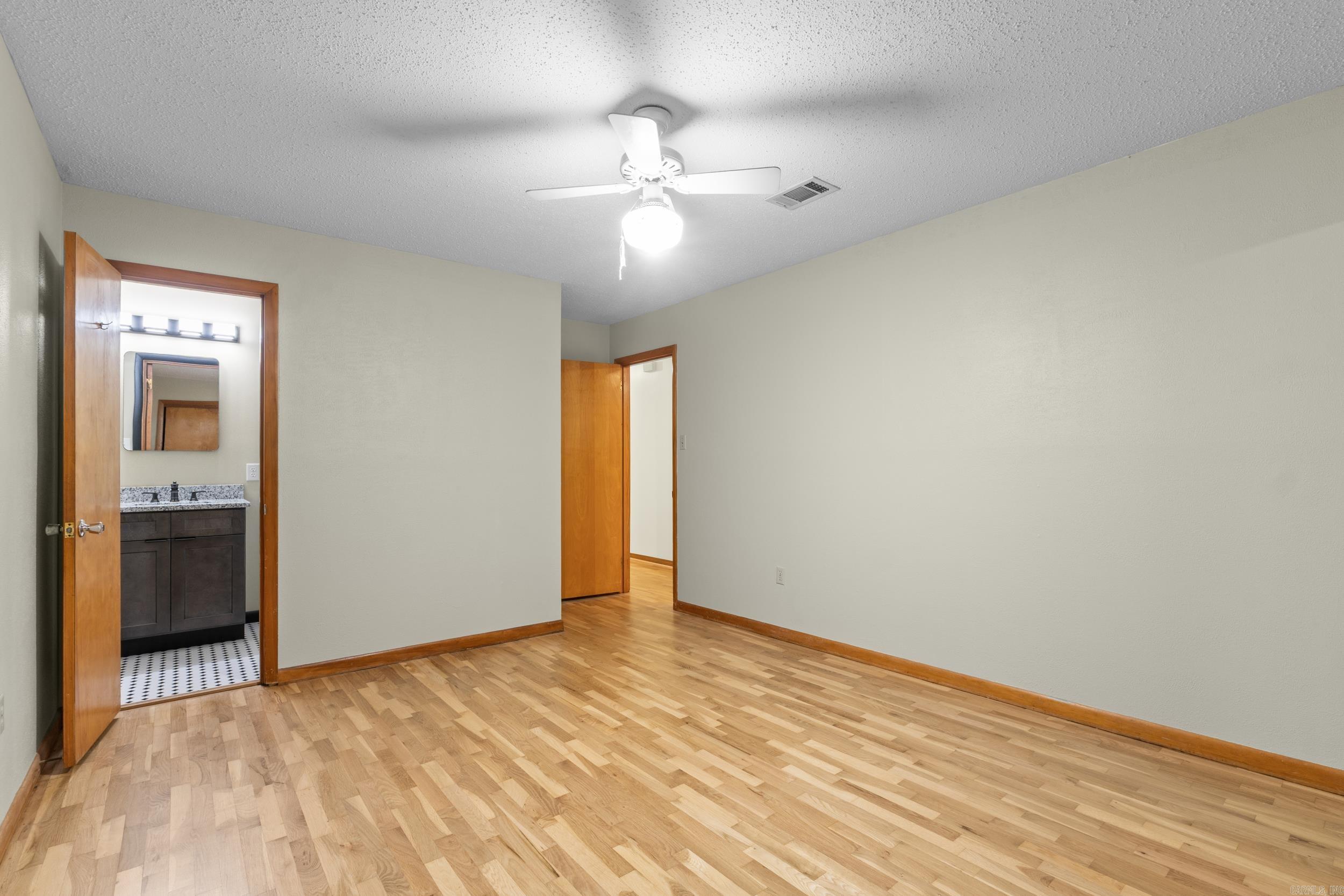 91 E Main Street Property Photo 14