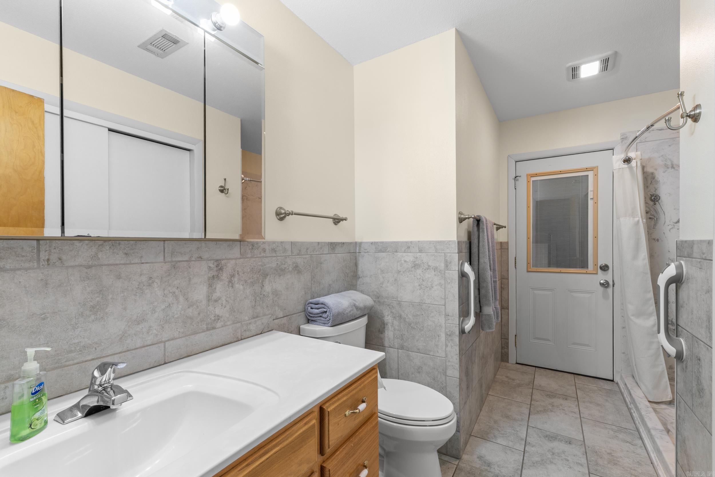 91 E Main Street Property Photo 18