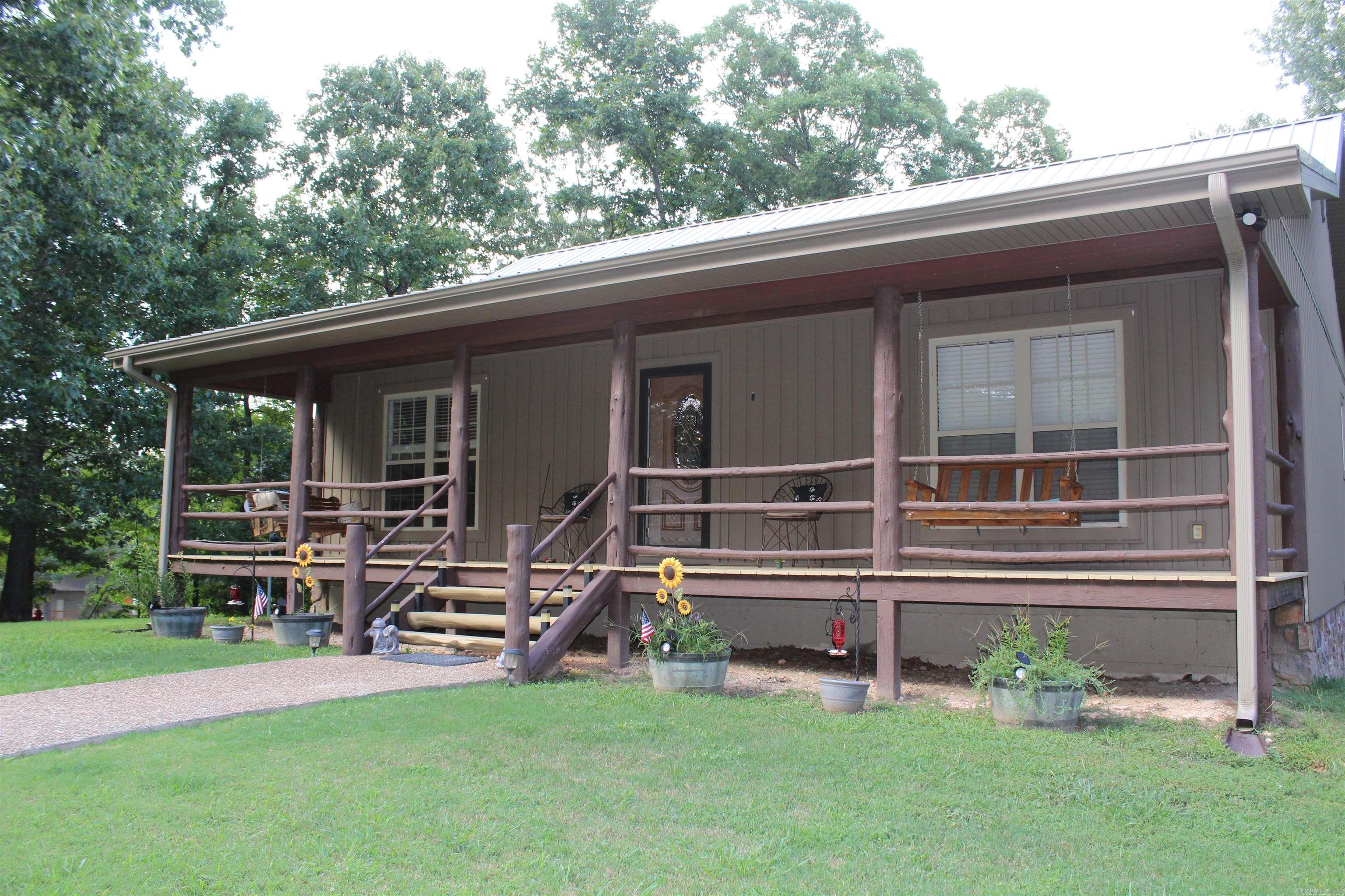 181 Country Charm Property Photo 1