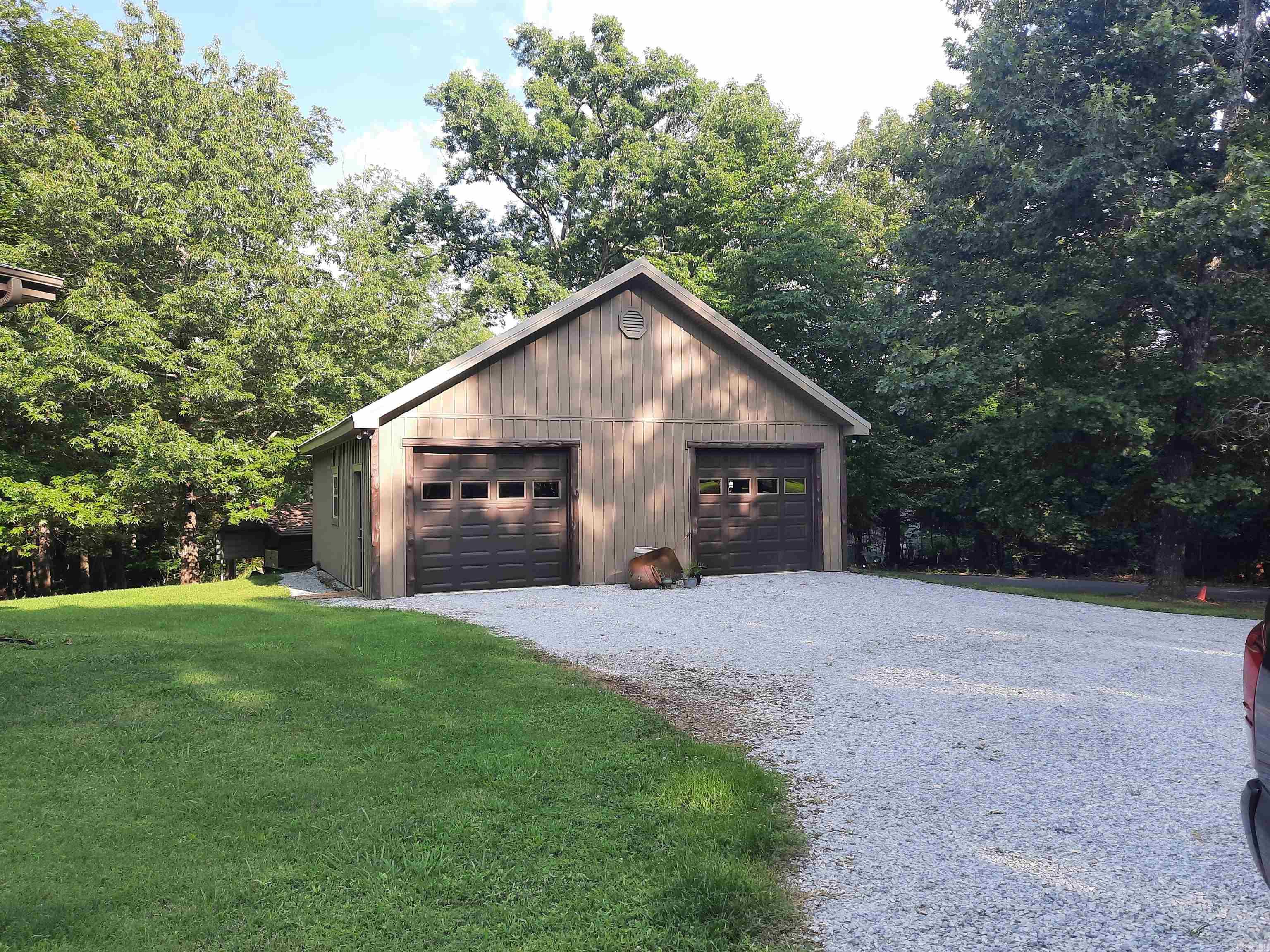 181 Country Charm Property Photo 5