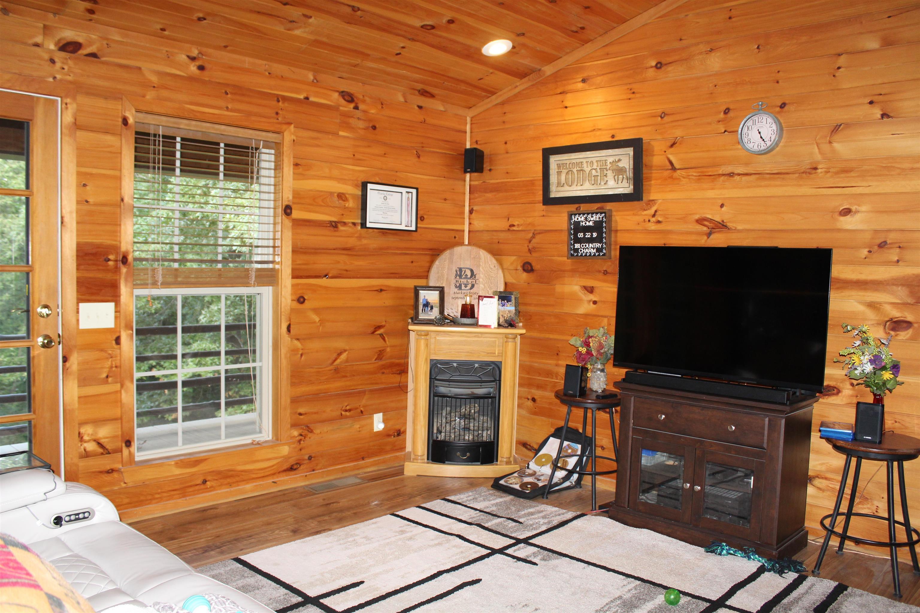 181 Country Charm Property Photo 11