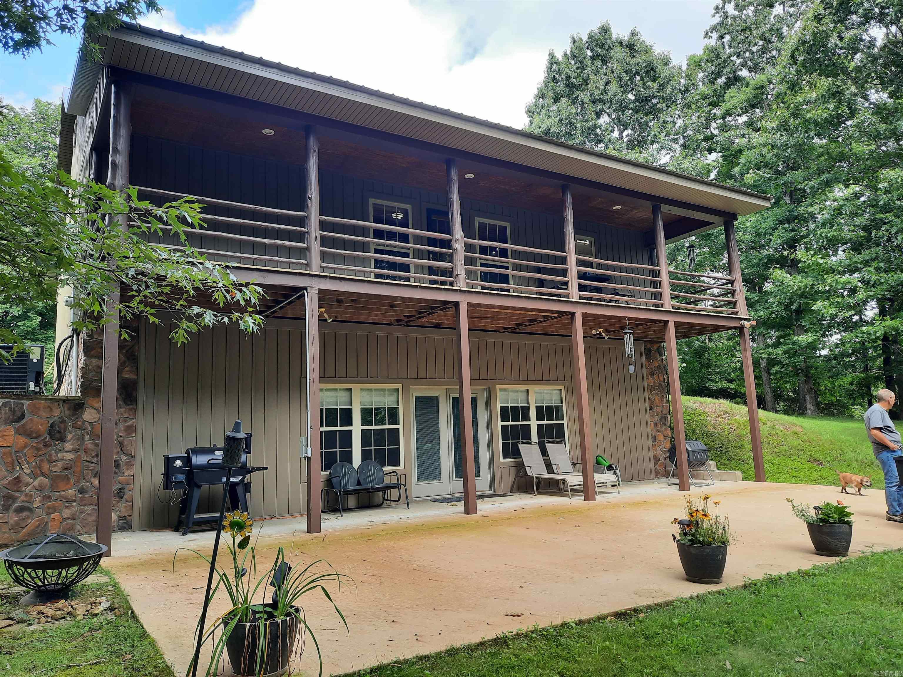 181 Country Charm Property Photo 16