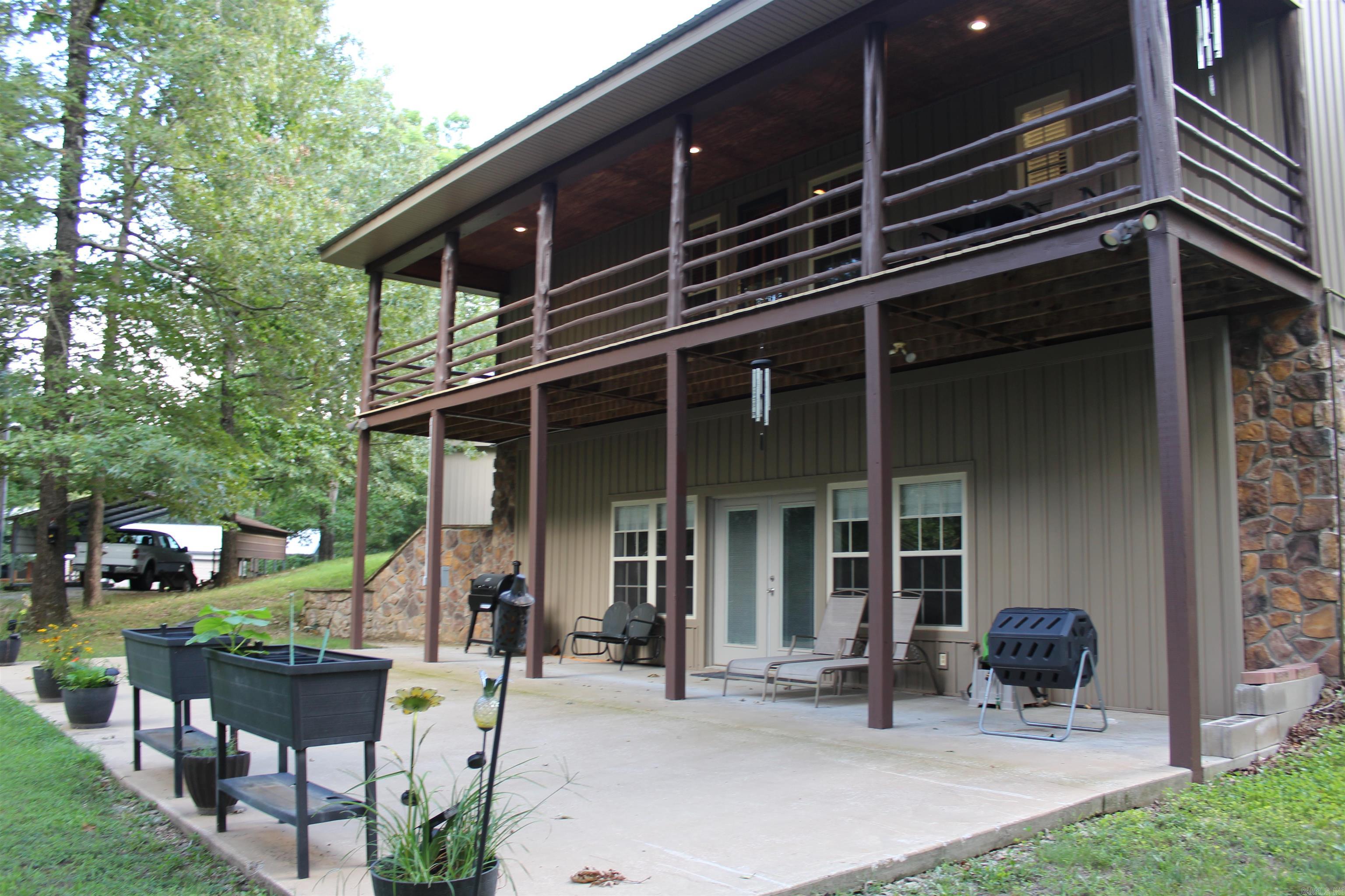 181 Country Charm Property Photo 17