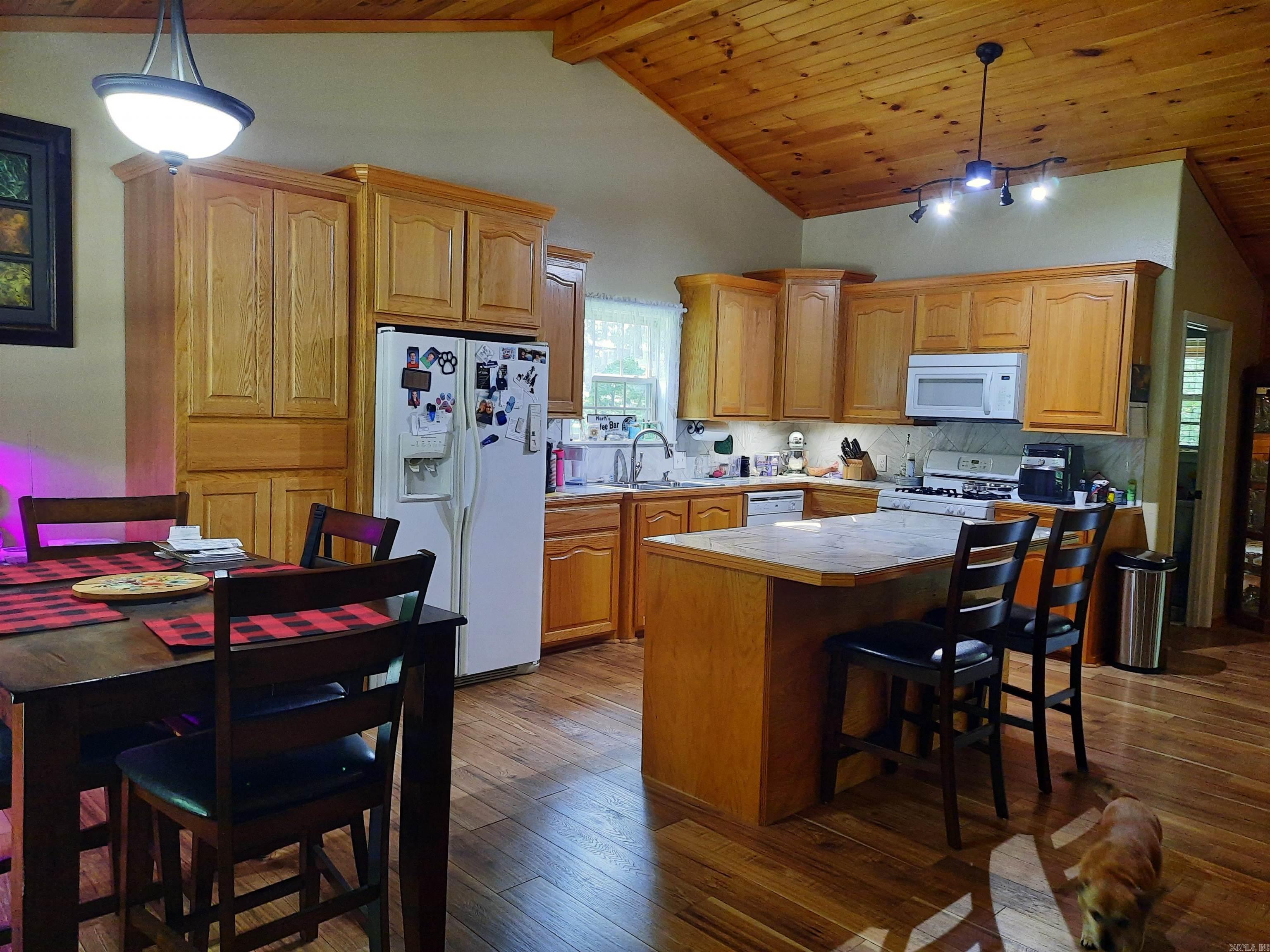 181 Country Charm Property Photo 19