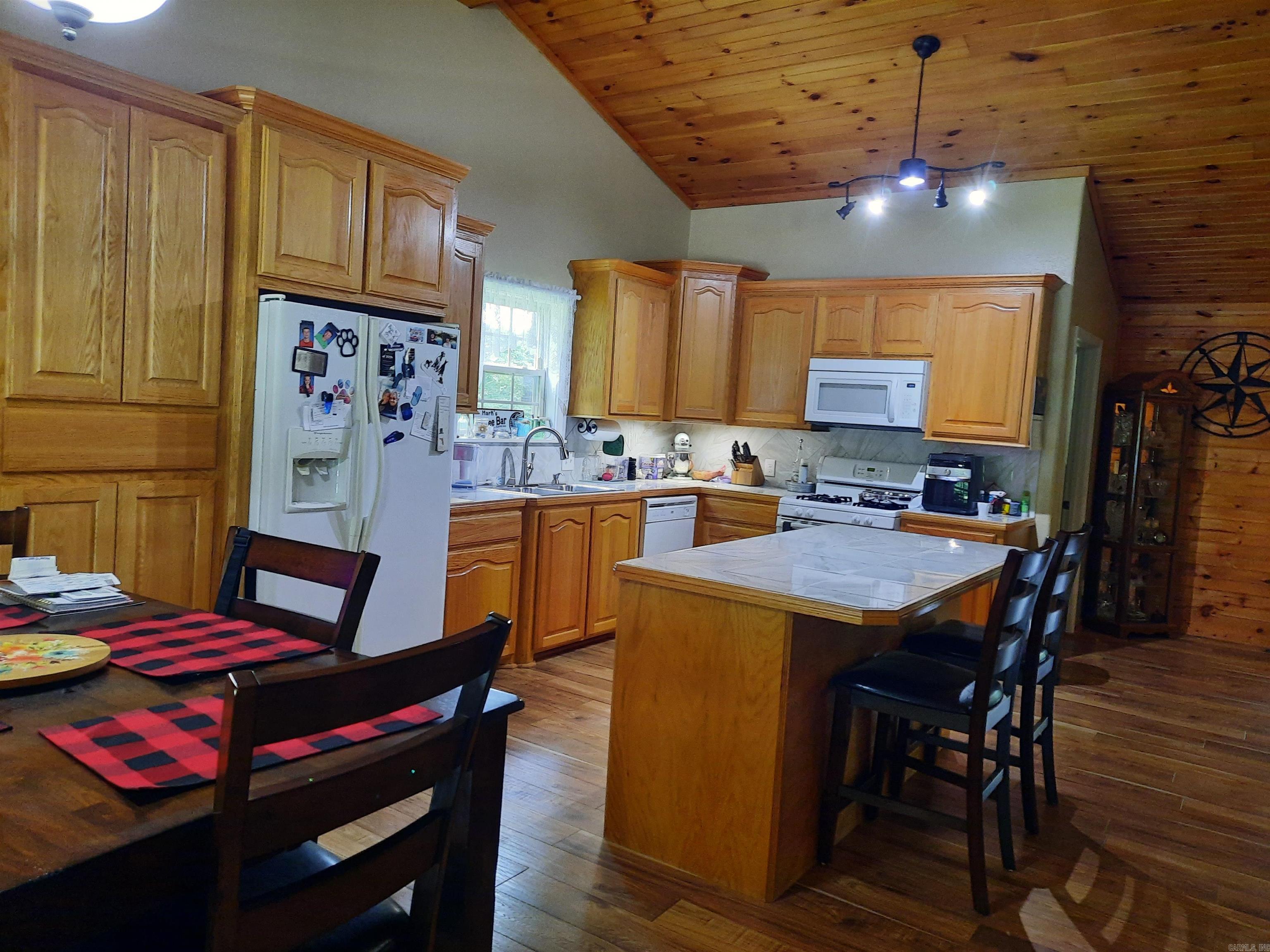 181 Country Charm Property Photo 20