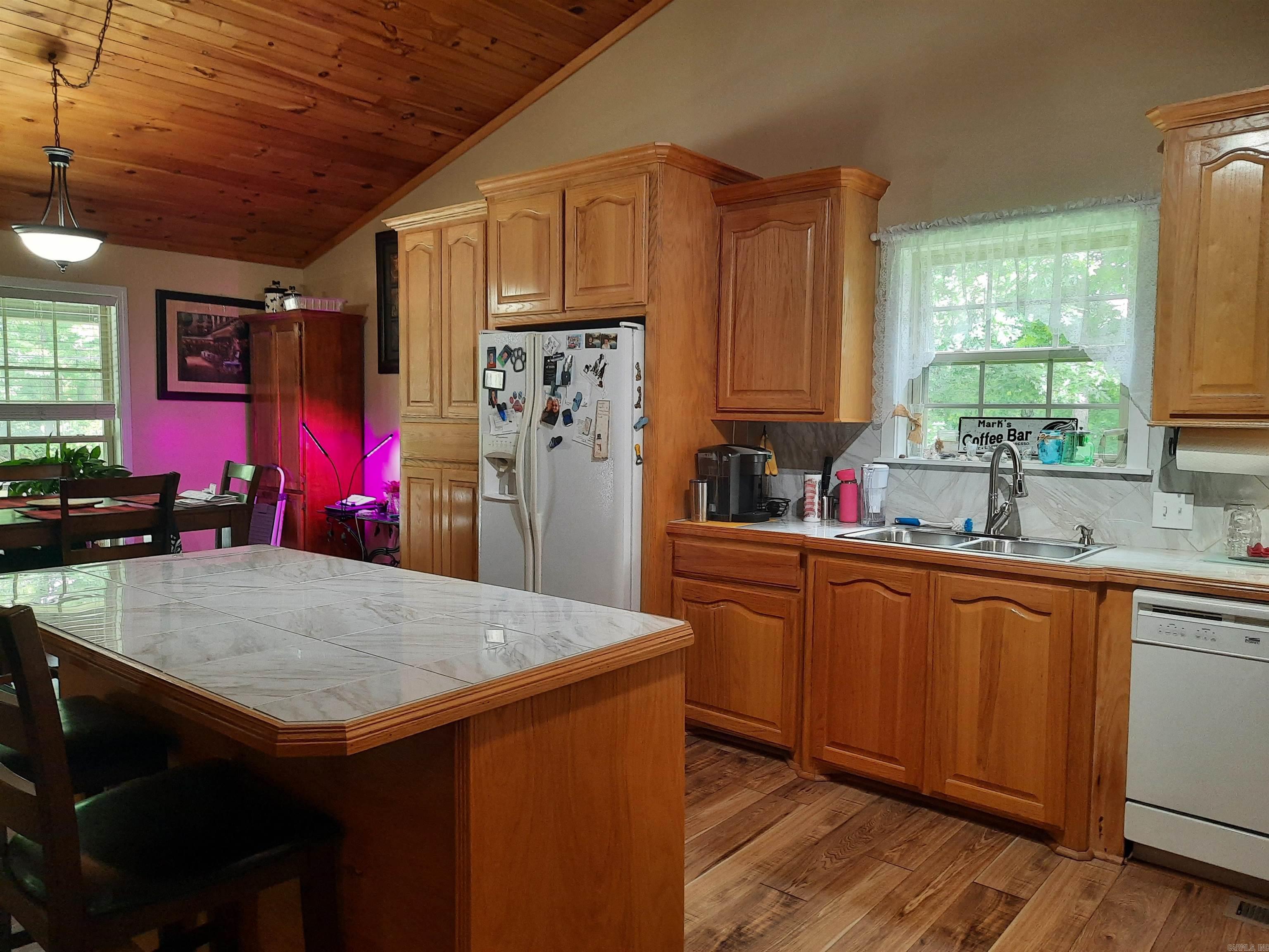 181 Country Charm Property Photo 22