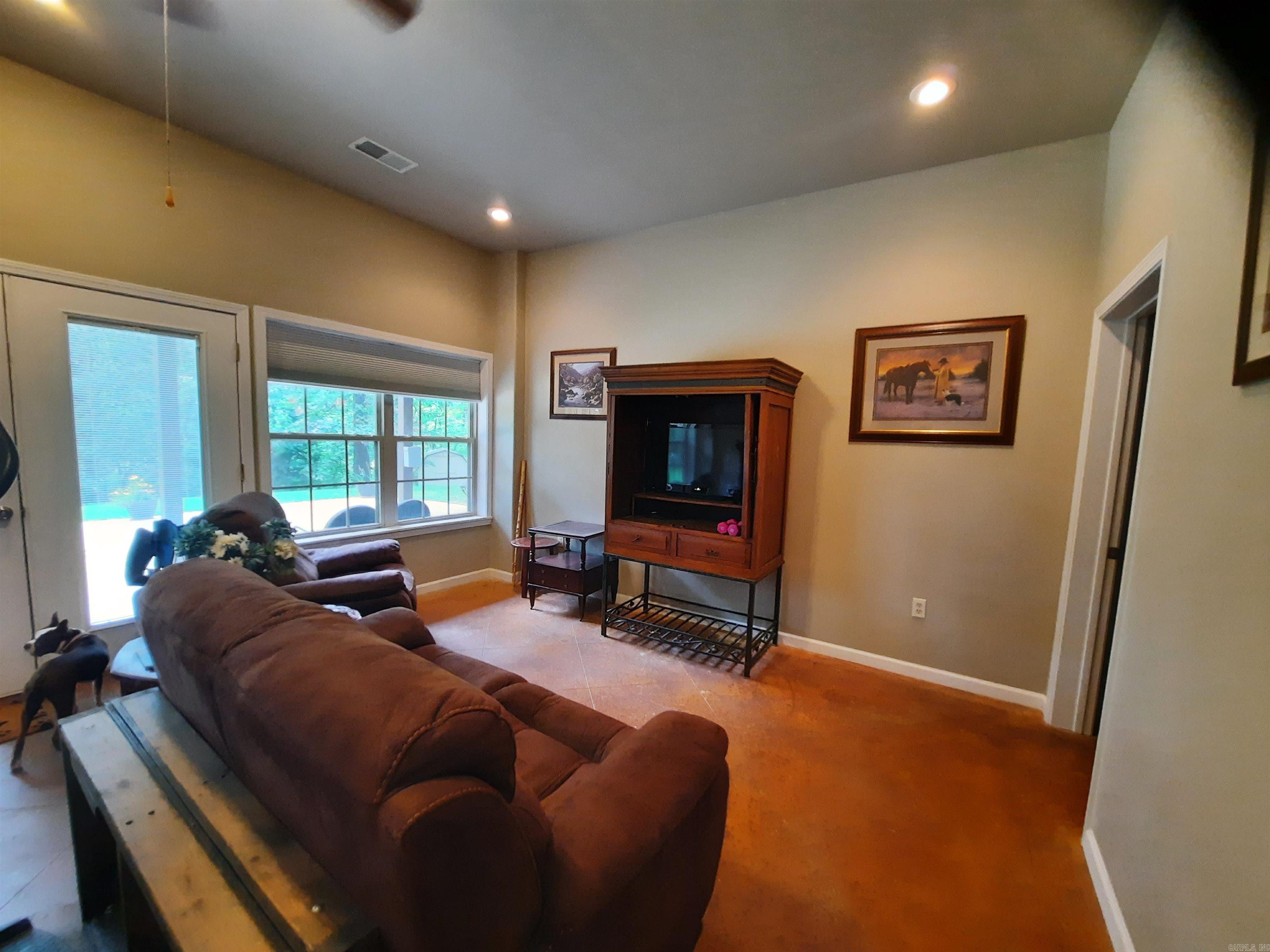 181 Country Charm Property Photo 33