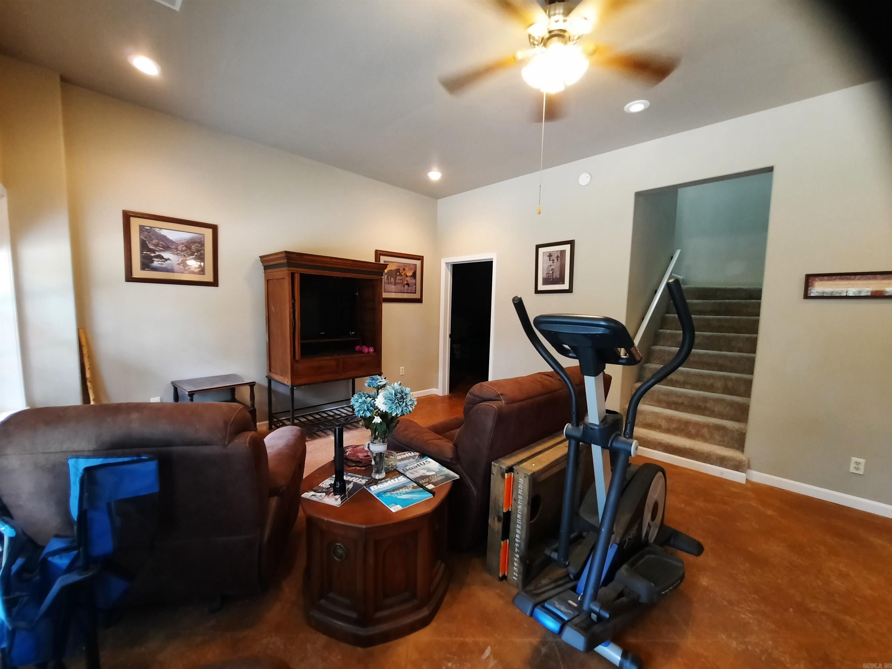 181 Country Charm Property Photo 34